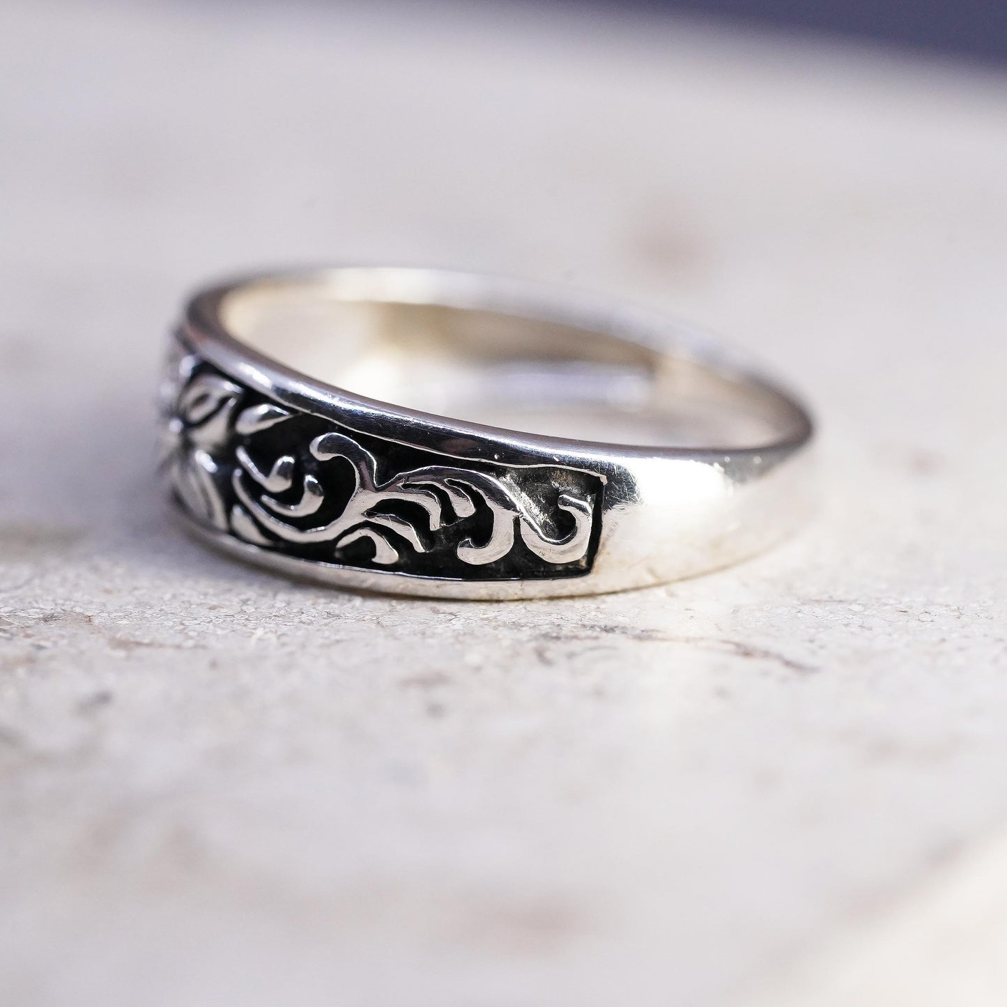 Size 7, VTG Sterling silver handmade ring, floral textured 925 stackable band