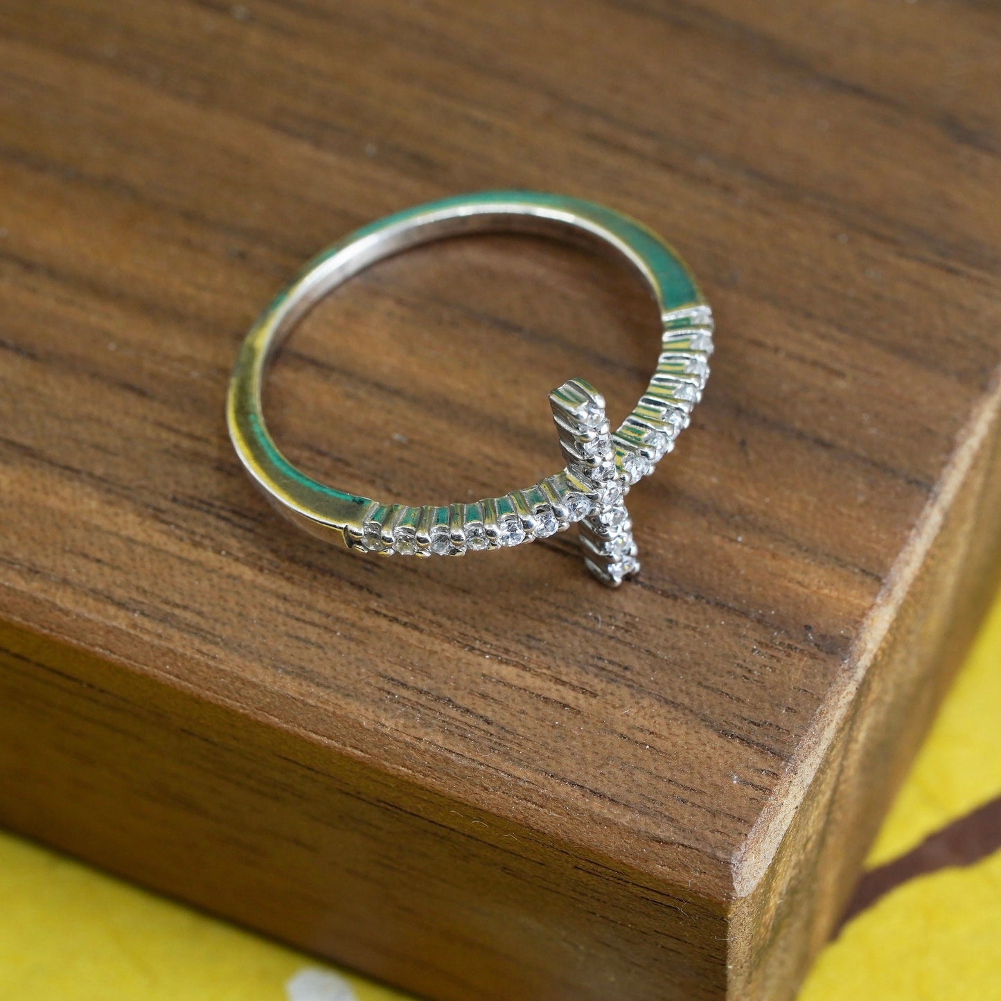 Size 8, vintage Sterling silver handmade ring, 925 cross band with cz