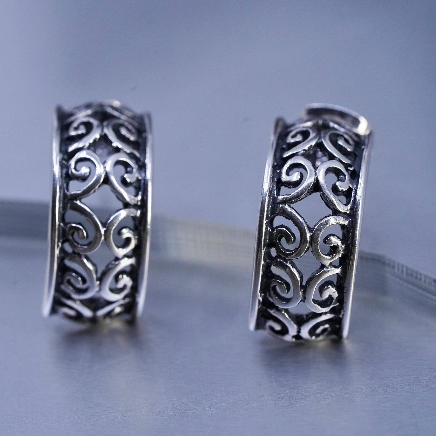 Vinatge Sterling silver Handmade Earrings, 925 Filigree huggie Studs