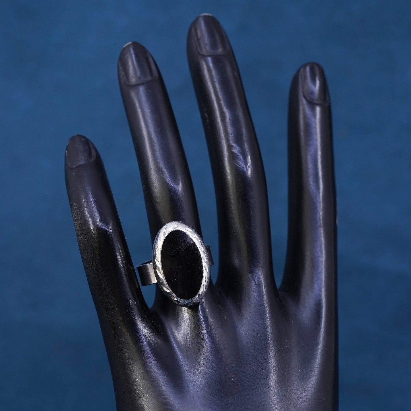 Size 6, vintage Mexican Sterling 925 silver handmade ring with black onyx
