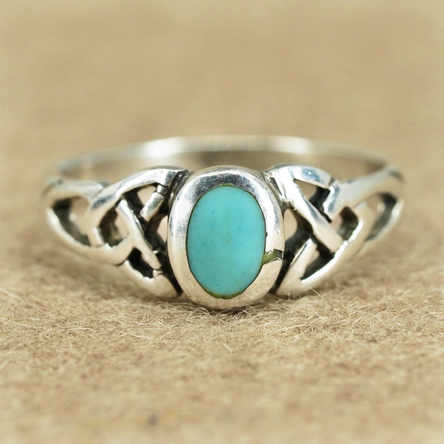 Size 7, southwestern Sterling 925 silver handmade ring with turquoise