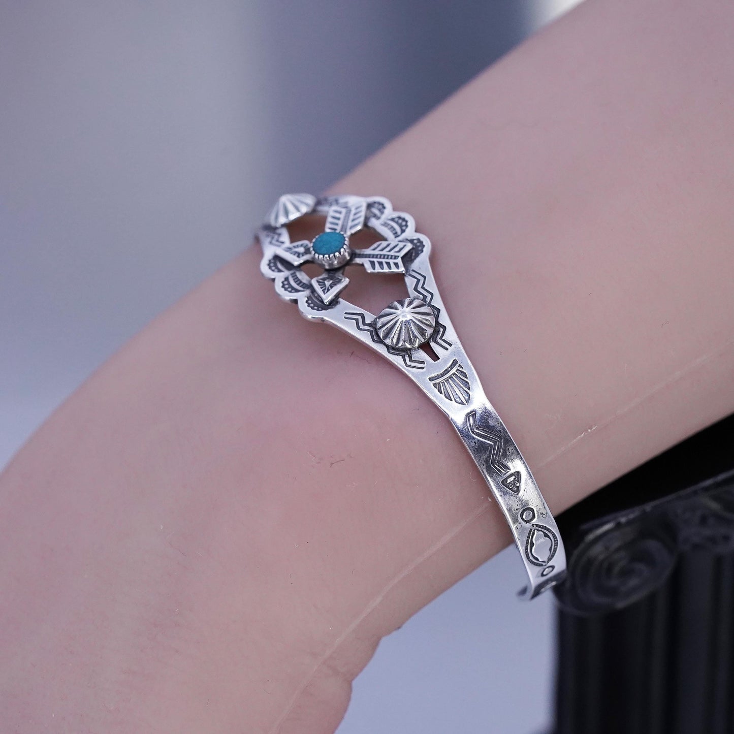 6.25”, Navajo Native American Sterling 925 silver bracelet arrow cuff turquoise