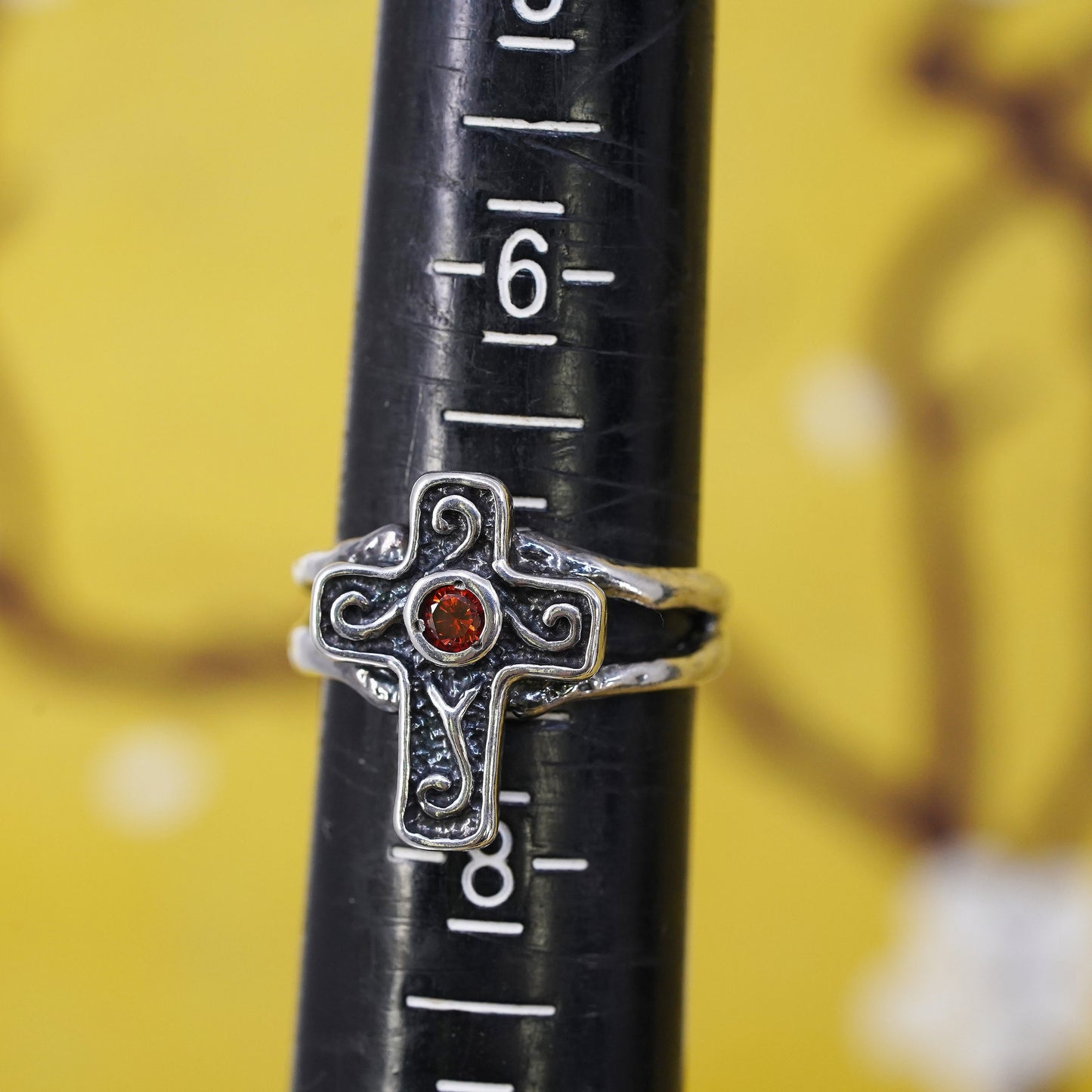 Size 7, vintage Israel Sterling silver handmade ring, 925 cross band w/ garnet