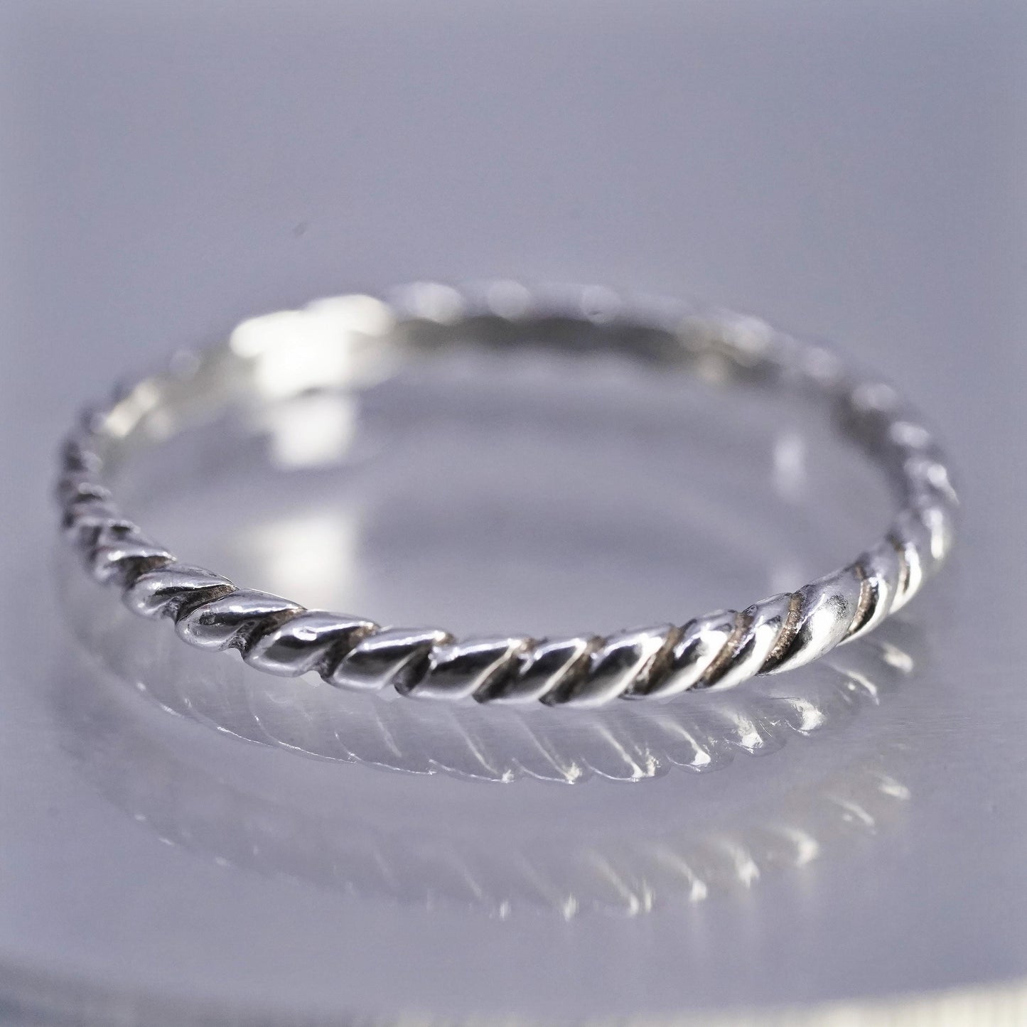 Size 9, vintage southwestern Sterling 925 silver statement ring, band w/ cable