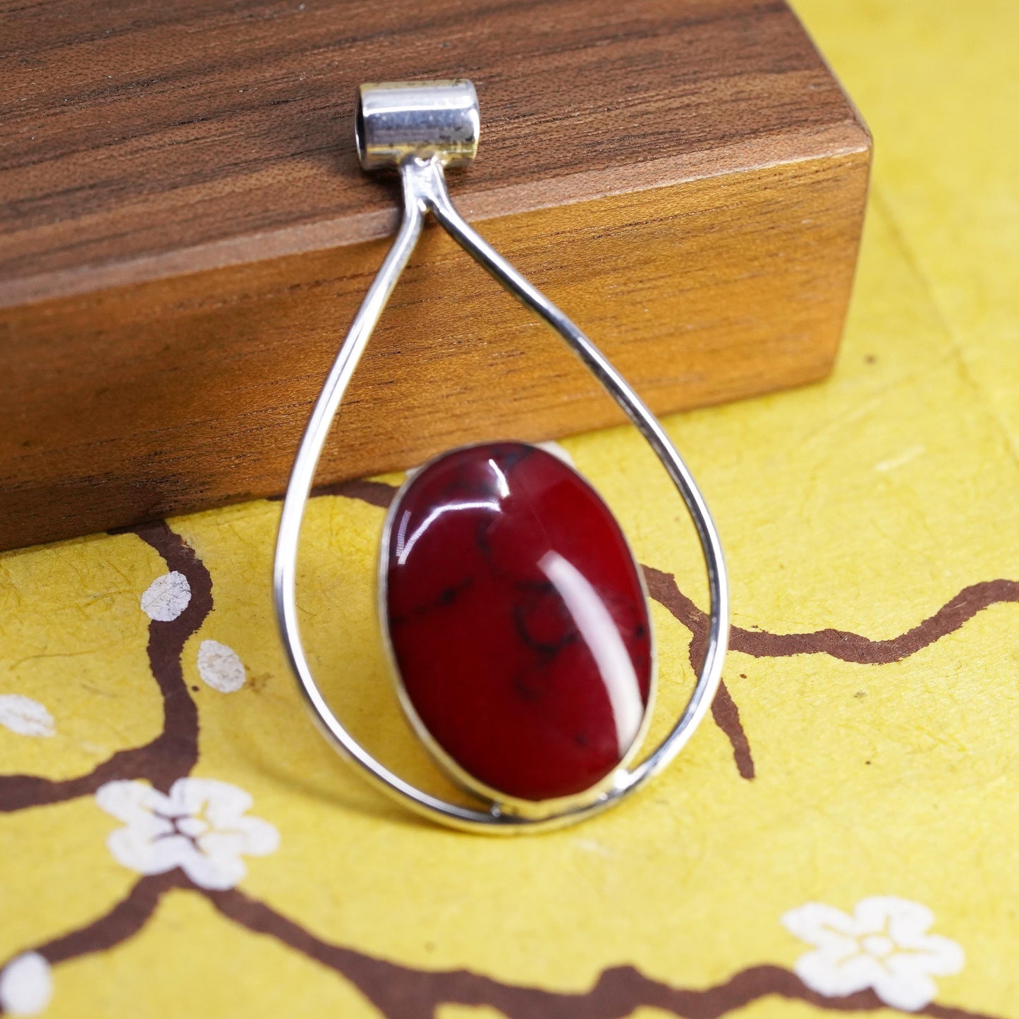 Vintage Sterling 925 silver handmade teardrop pendant with red onyx