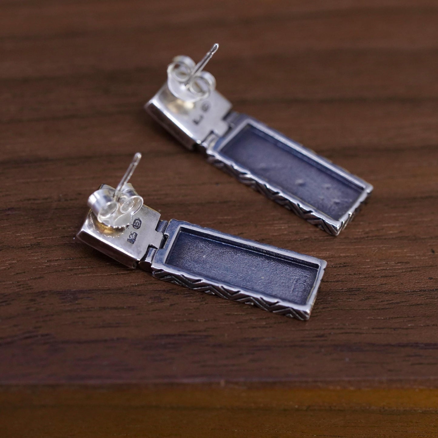 Designer sterling 925 silver textured rugtangular earrings lapis lazuli square