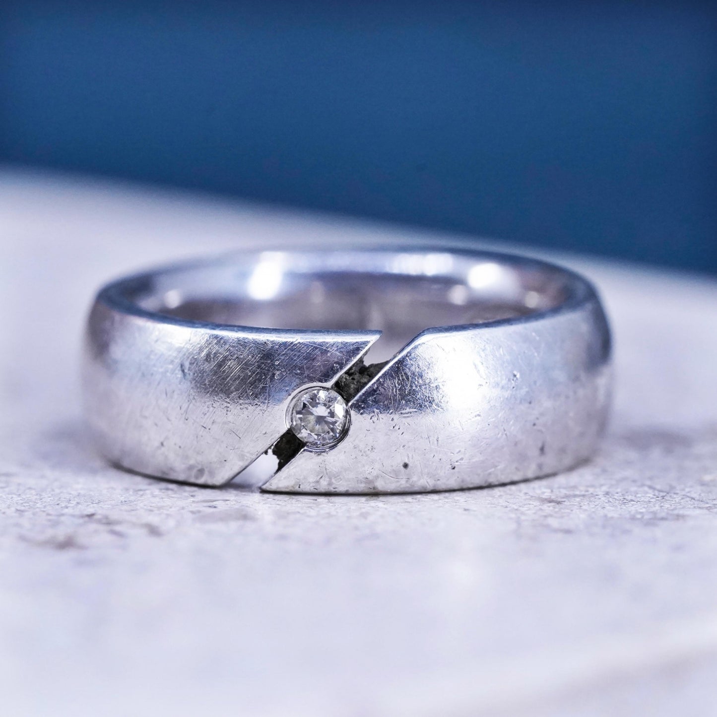 Size 7.5, vintage Fossil Sterling silver handmade ring, 925 wedding band cz