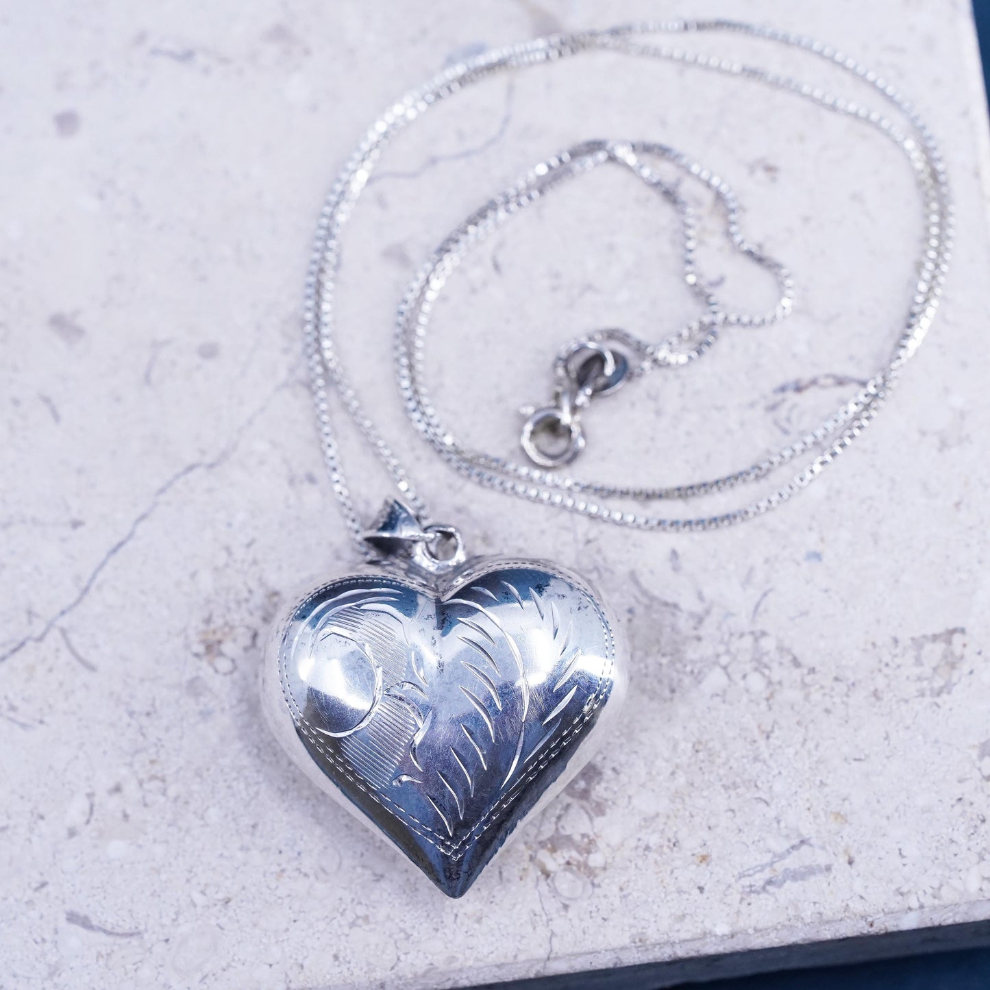 18”, VTG Sterling silver necklace, 925 box chain textured puffy heart pendant
