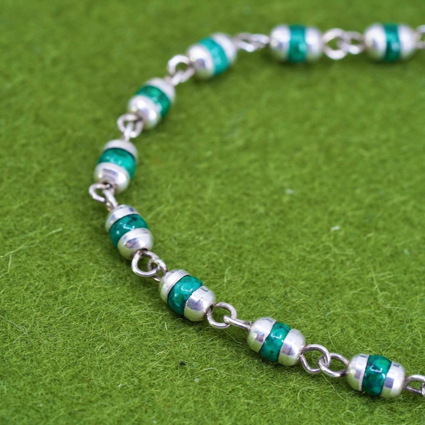 6.75”, Vintage Sterling silver handmade bracelet, 925 chain w/ malachite beads