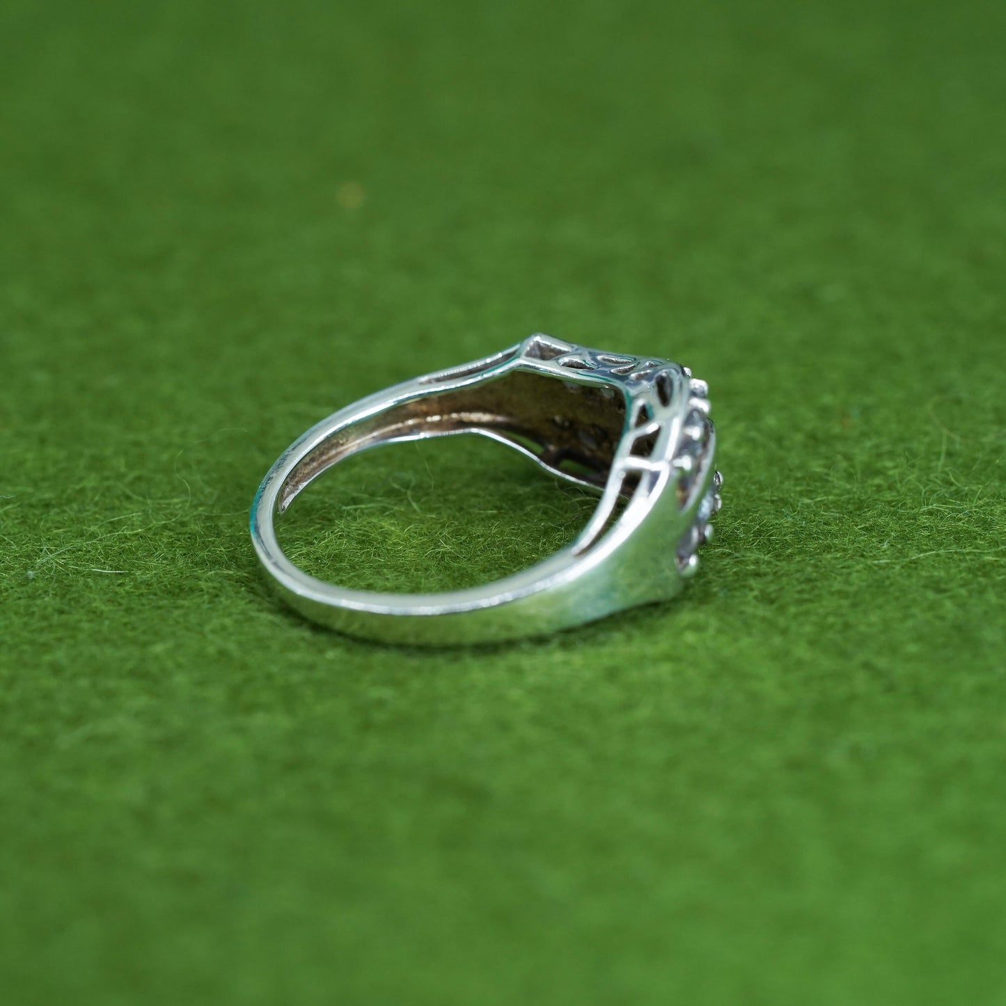 Size 7, vintage Sterling 925 silver engagement ring with CZ