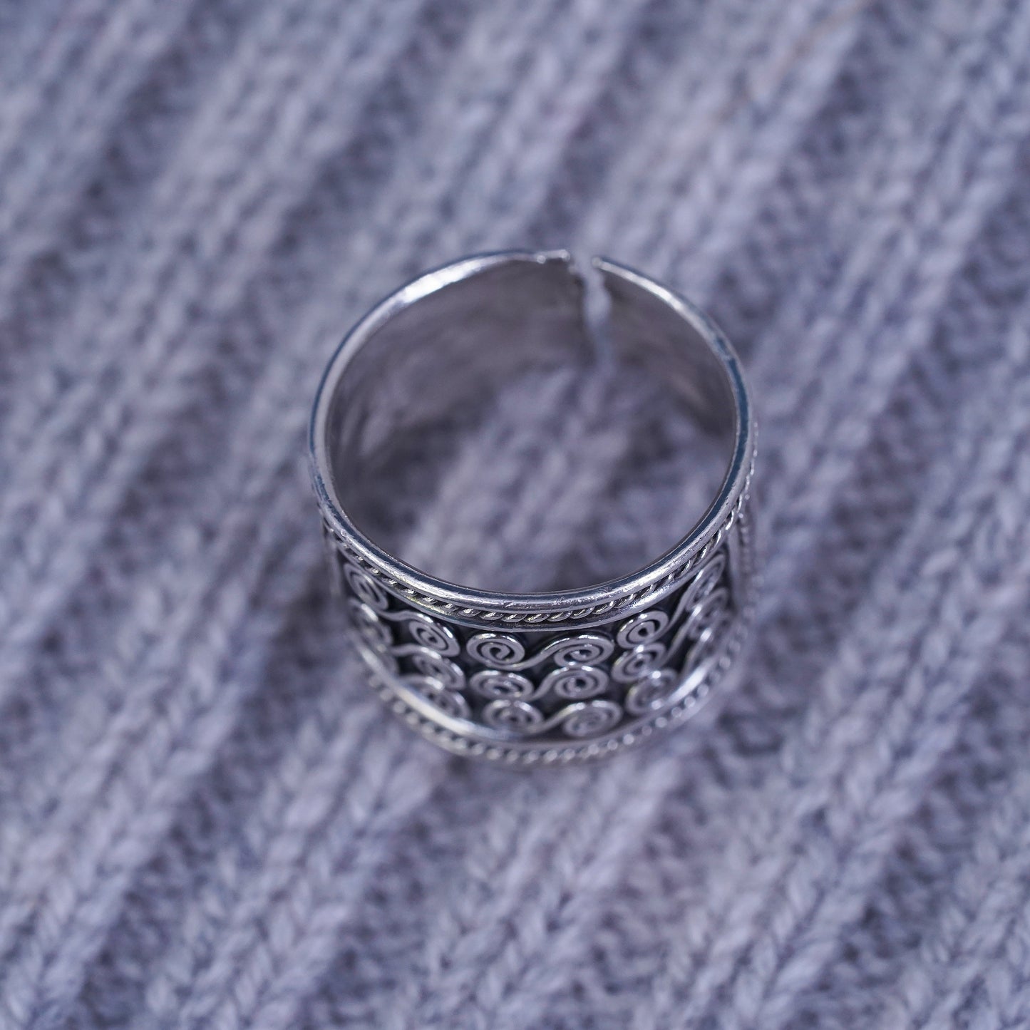 Size 5.5, vintage Sterling silver handmade ring, 925 wide swirly sprial band