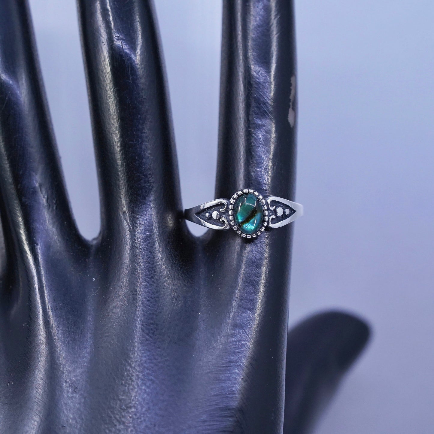 Size 8, southwestern vintage 925 silver handmade ring with abalone