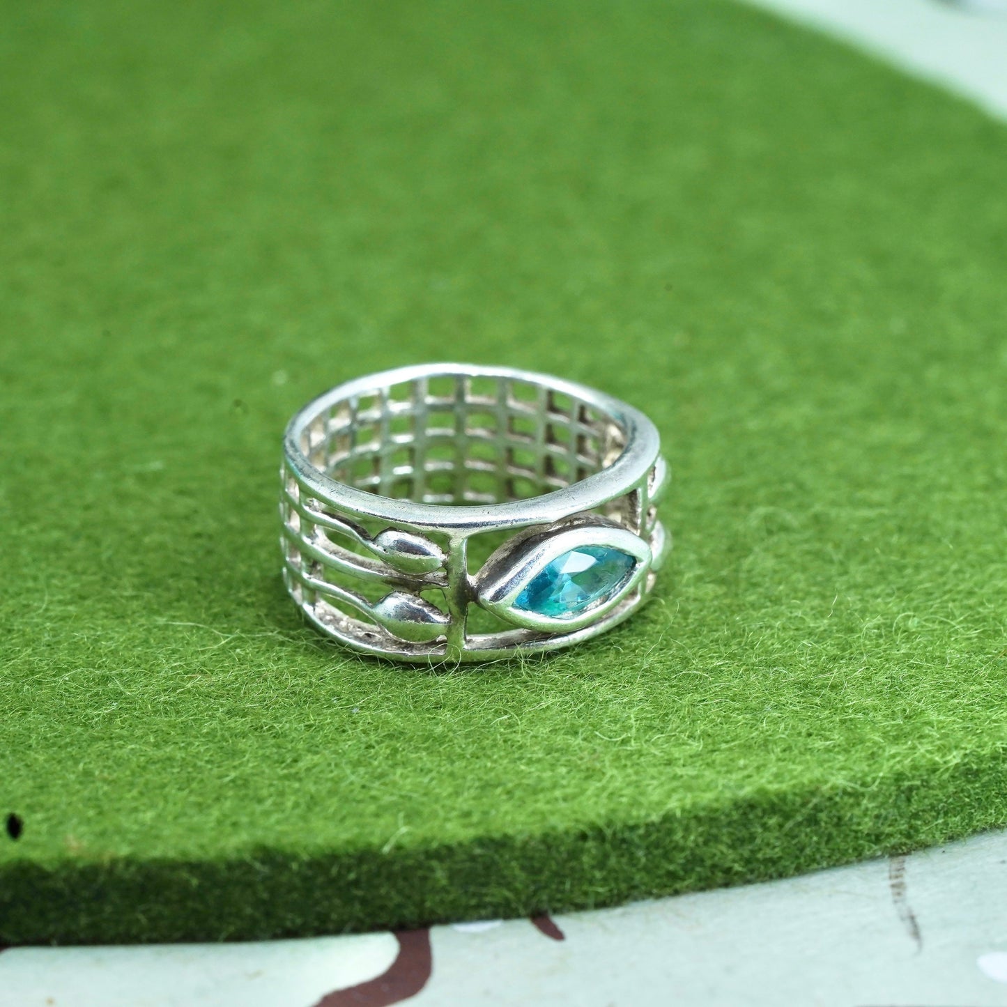 Size 7.75, vintage sterling 925 silver handmade filigree band ring with topaz