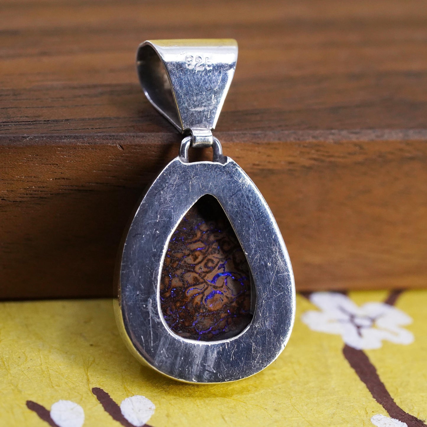 southwestern Native American Sterling 925 silver teardrop pendant opal, elegant