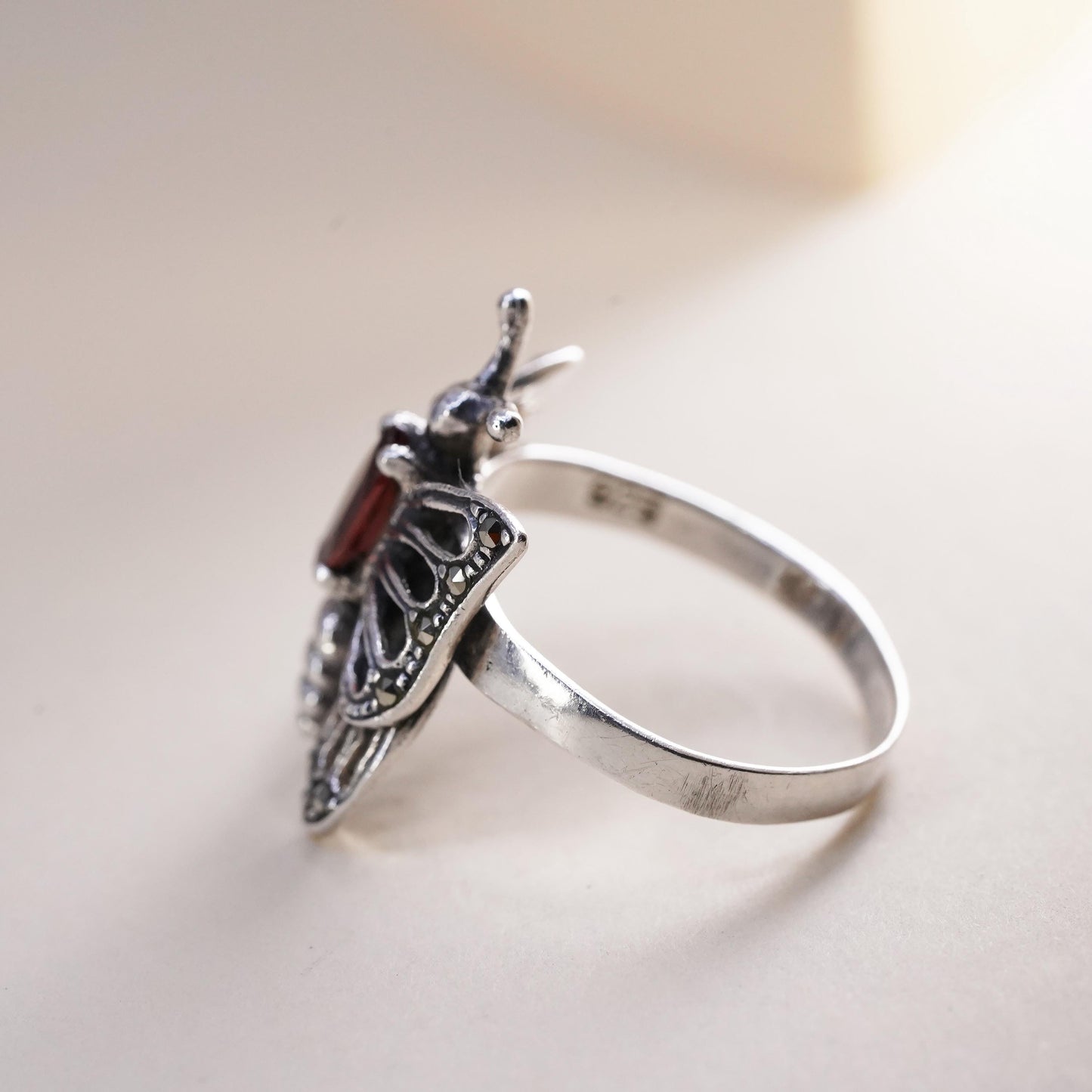 Size 9, VTG Sterling silver ring, 925 filigree butterfly band marcasite garnet