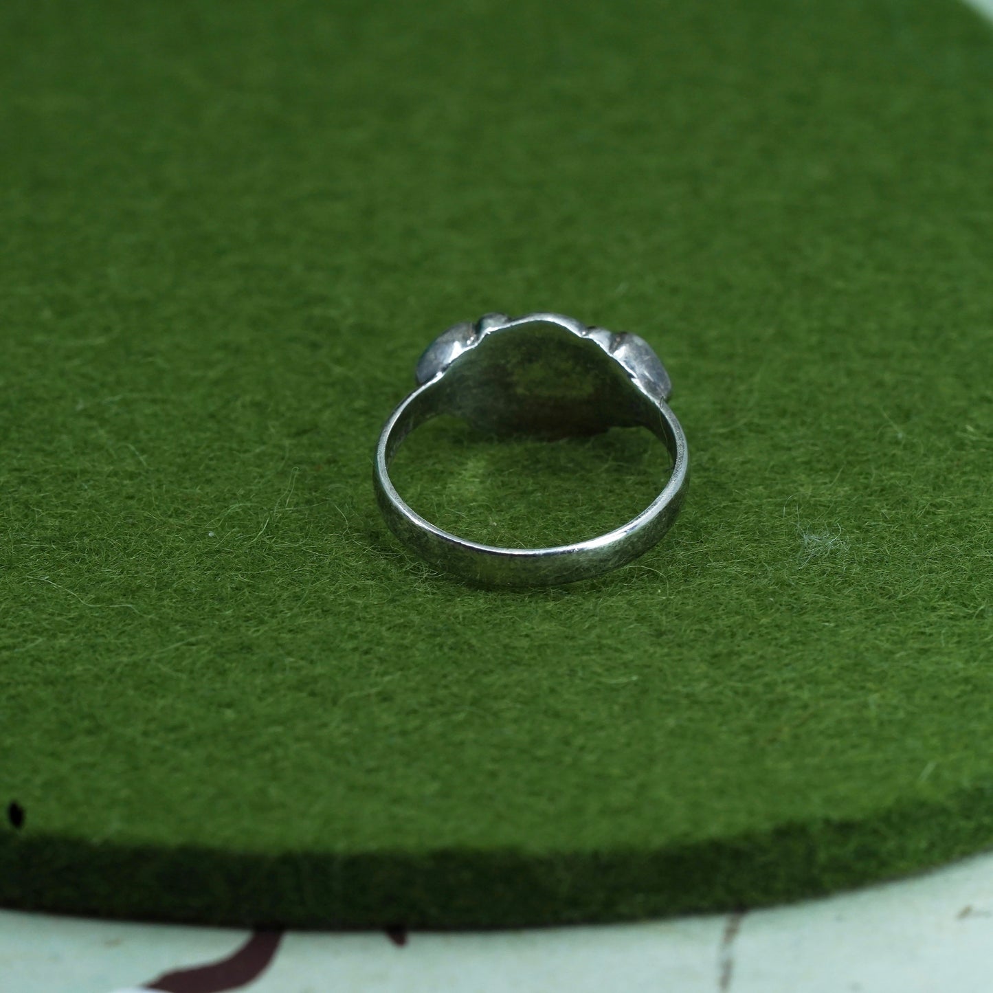 Size 8, Native American Zuni Sterling silver ring, 925 heart band fire opal