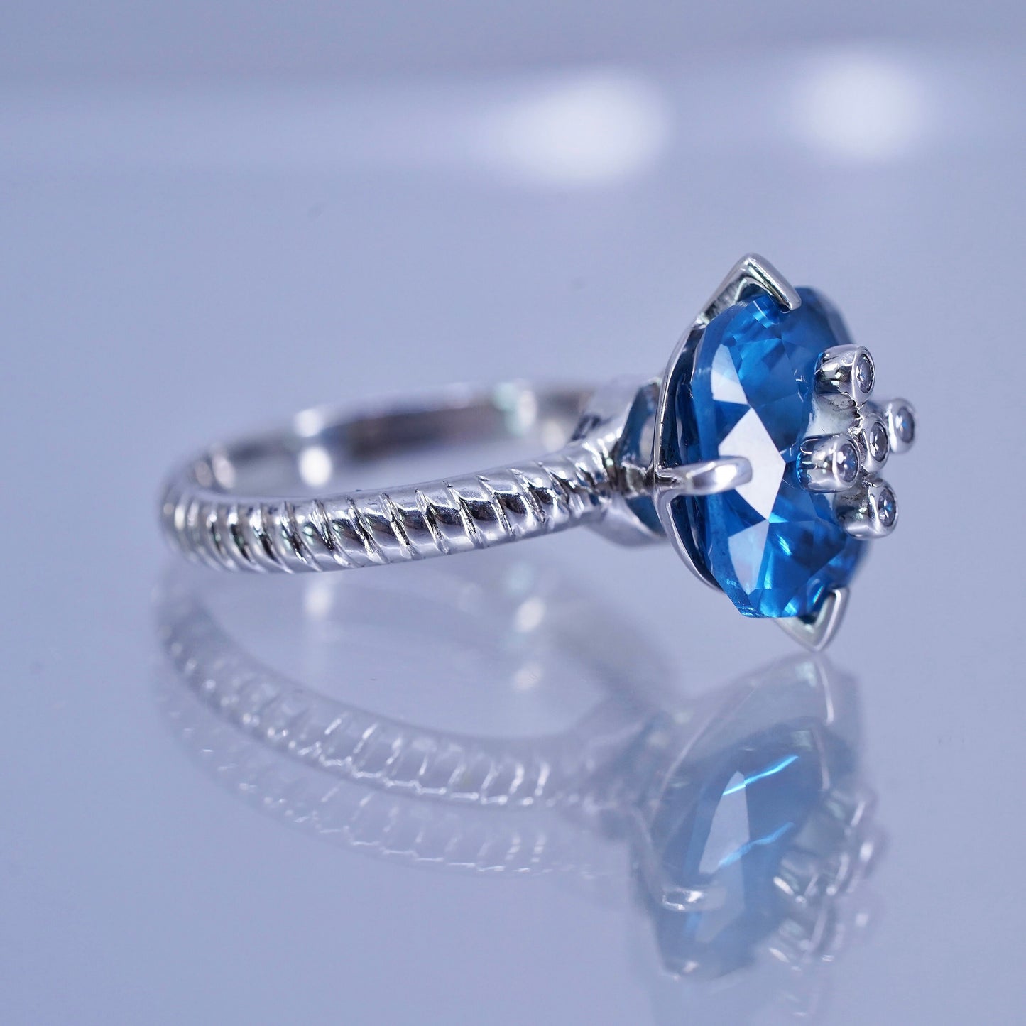 size 7, Vintage Sterling Silver 925 Ring Round Blue checkerboard cut topaz cz
