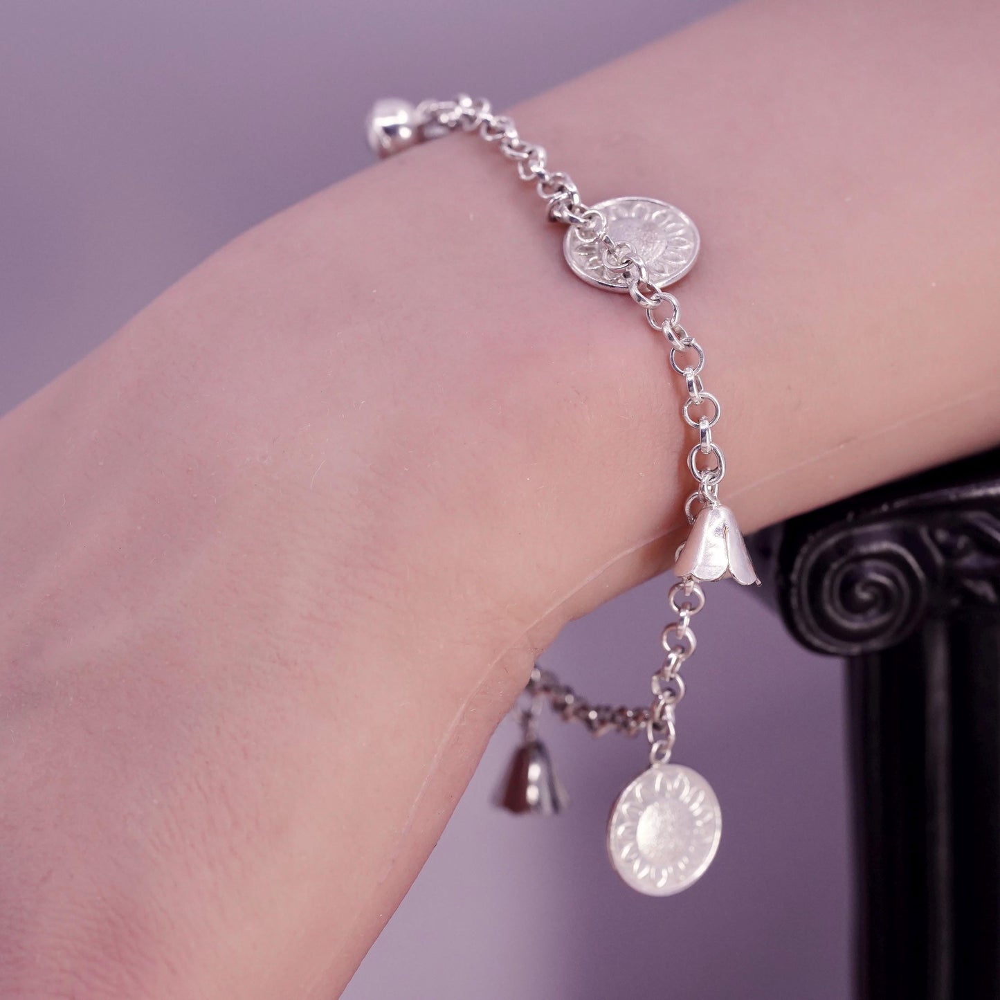 6.75", vintage Sterling silver bracelet, 925 circle lily flower sunflower Charm