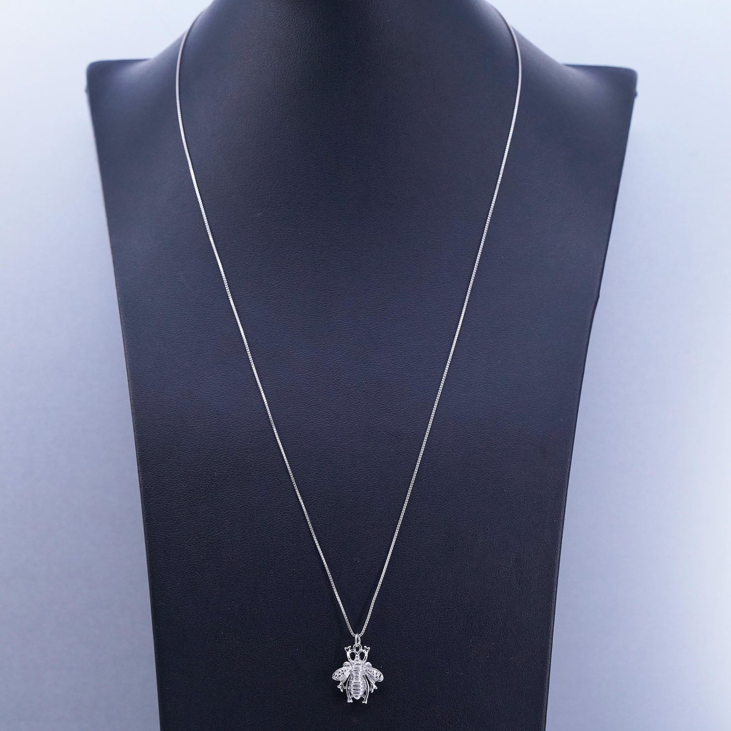 20” 1mm, Vintage sterling 925 silver box necklace with bee pendant