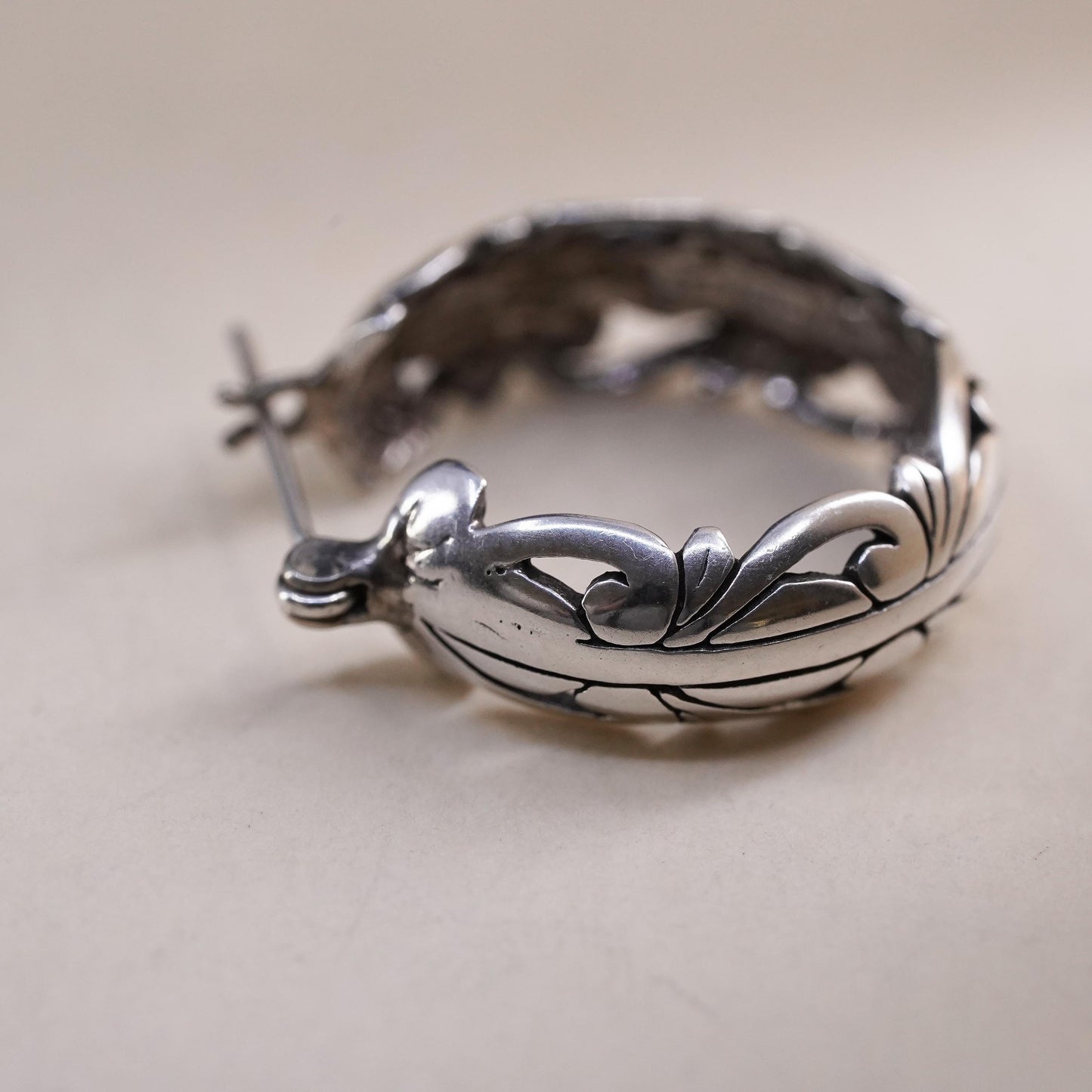 0.75”, Vintage Jezlaine sterling silver loop single earring, filigree hoop