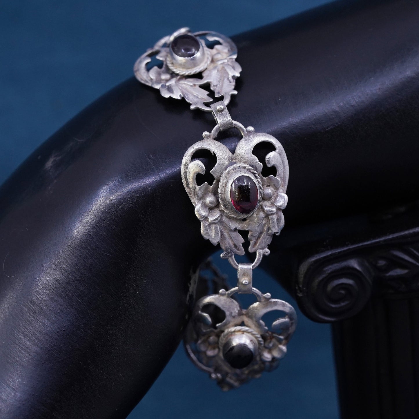 6.5”, vintage sterling 925 silver handmade swirly link bracelet with garnet