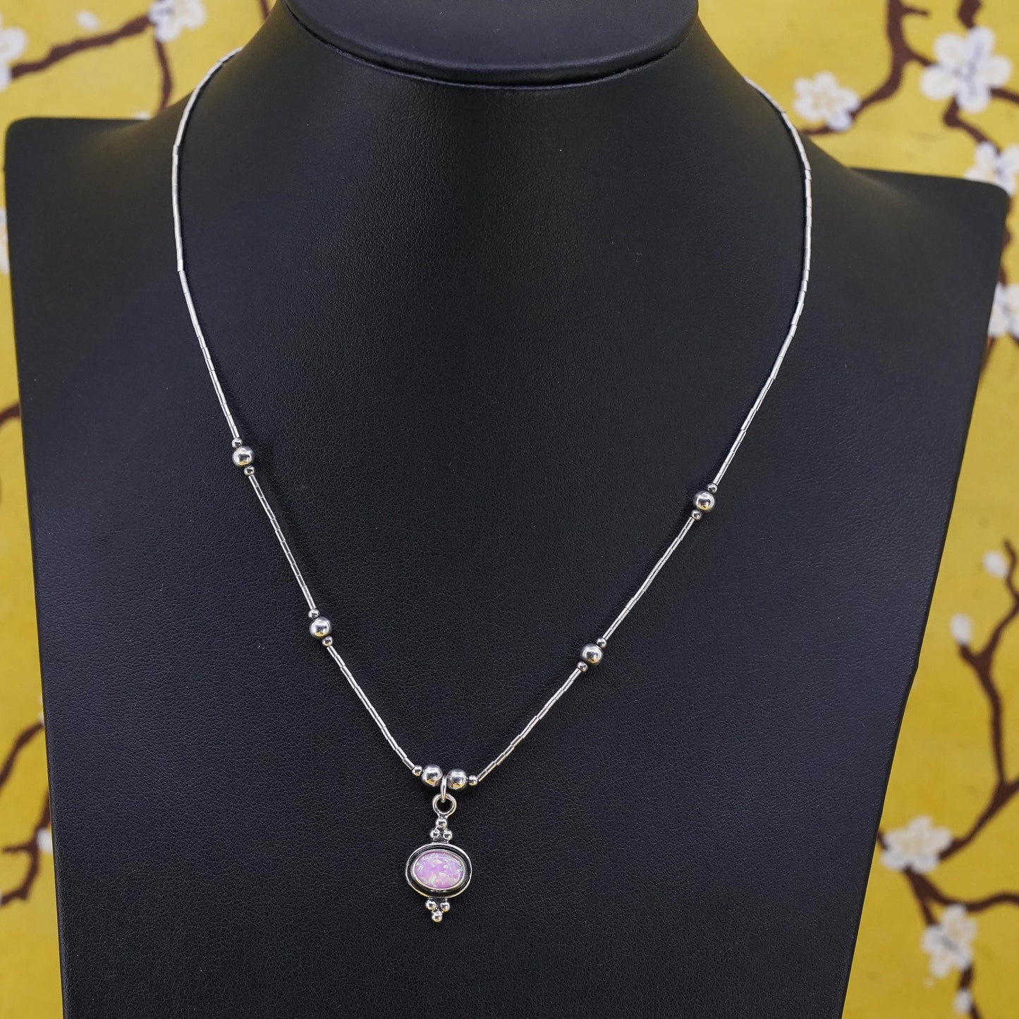 16” Vintage southwestern Sterling 925 liquid silver necklace with opal pendant