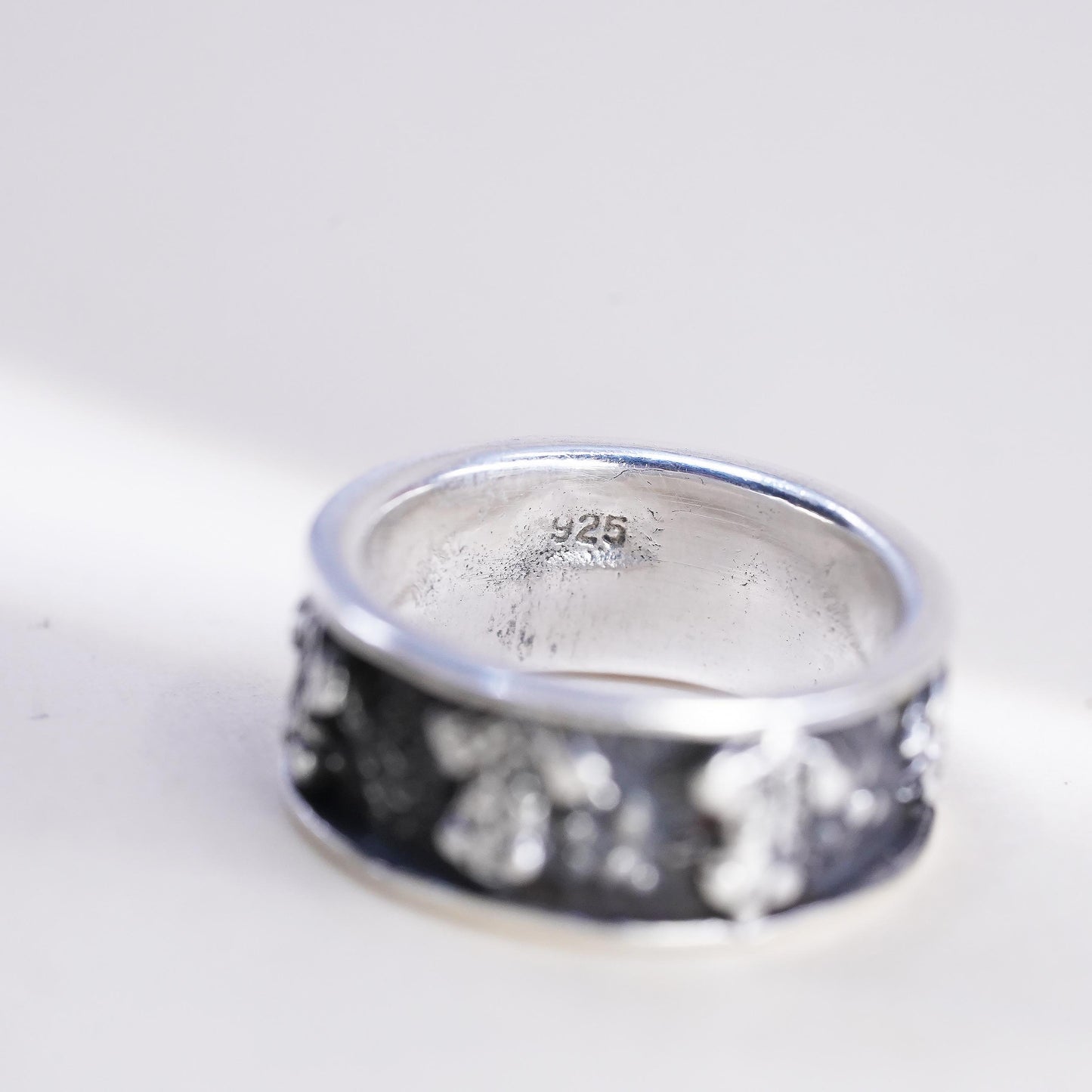 Size 5, vintage Sterling 925 silver handmade ring, relief frog 925 band
