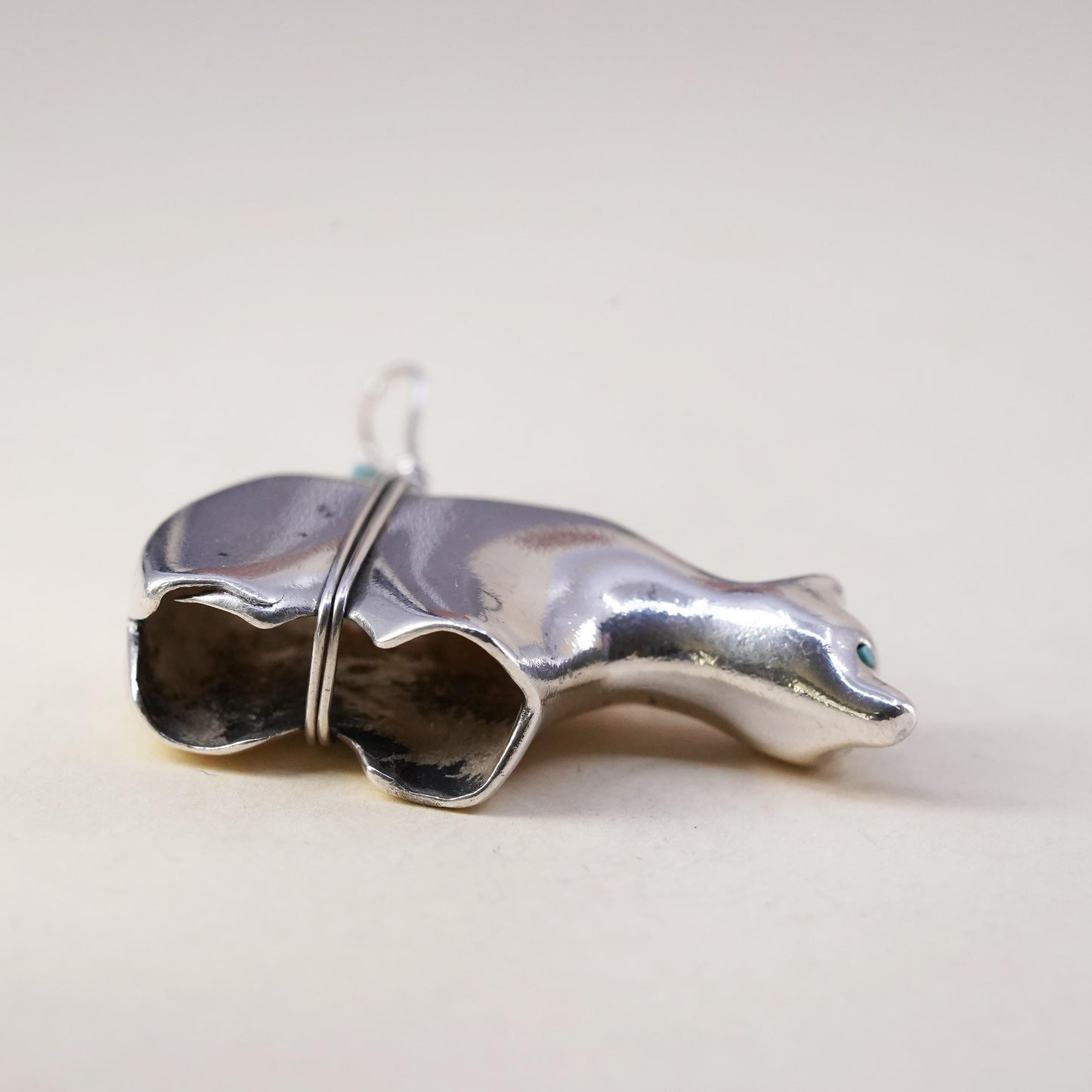 Native American Navajo Sterling Silver 925 polar bear pendant with turquoise