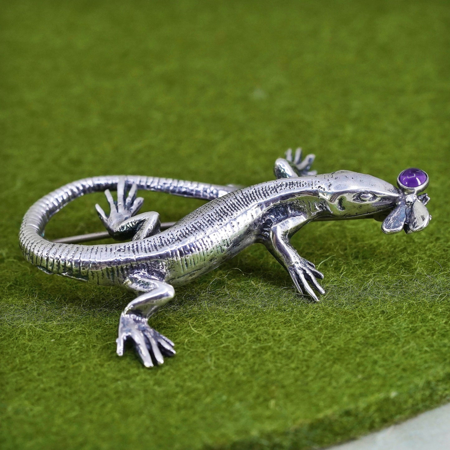 Vintage Sterling silver handmade brooch, 925 lizard with a bug and amethyst