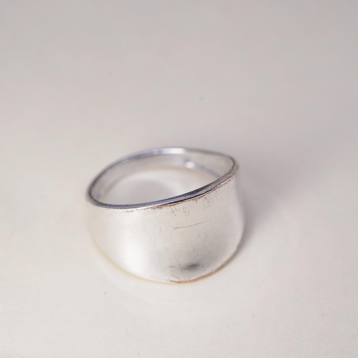 Size 8, vintage sterling silver handmade ribbed ring, 925 wide band