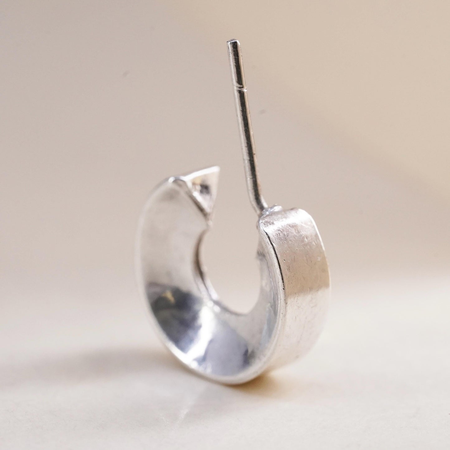 Vintage Mexican handmade single 1 earring. Sterling 925 silver huggie stud