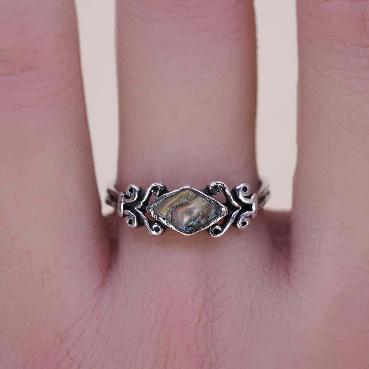 Size 9, Vintage sterling 925 silver handmade ring with abalone