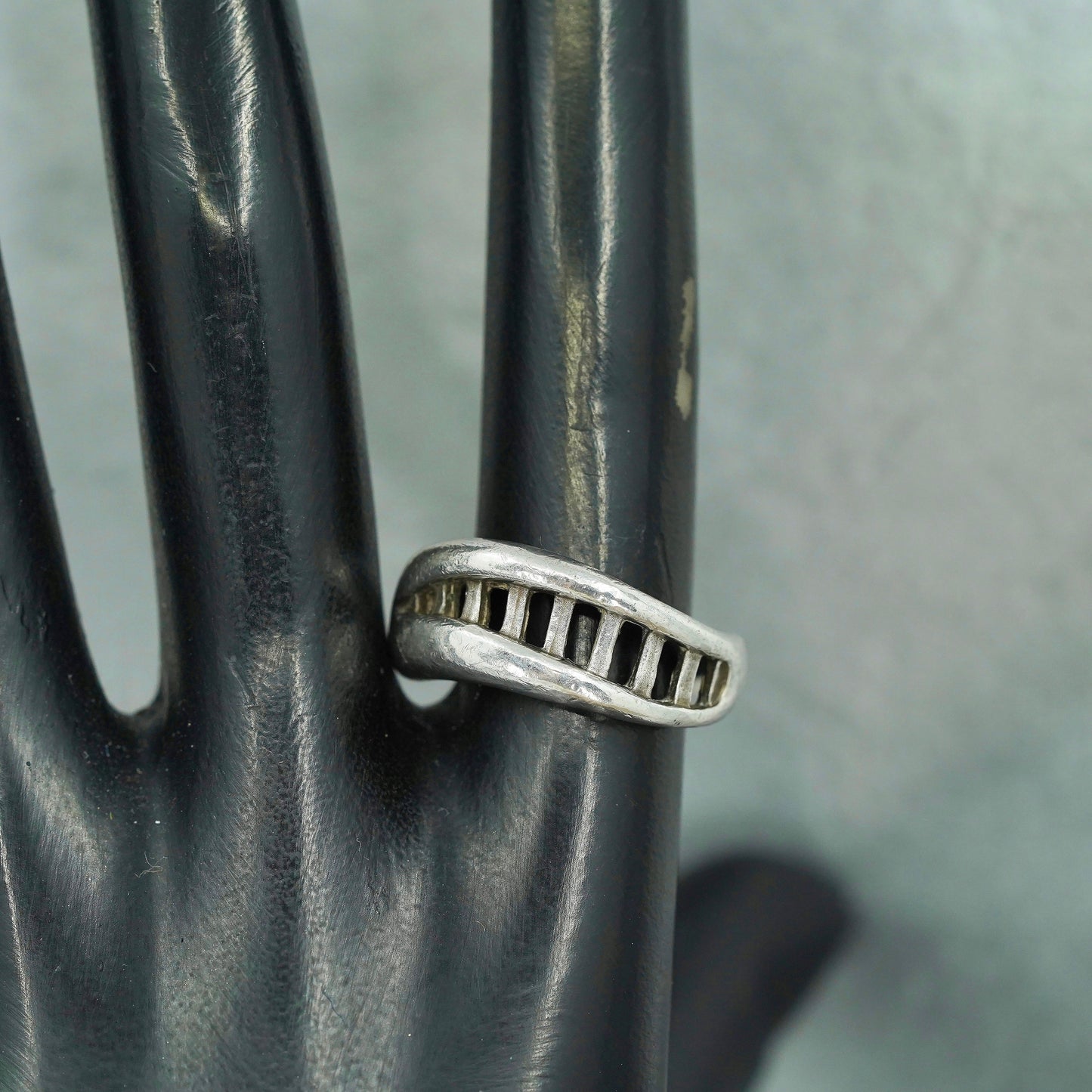 Size 7.5, vintage Sterling 925 silver handmade ring, ribbed band