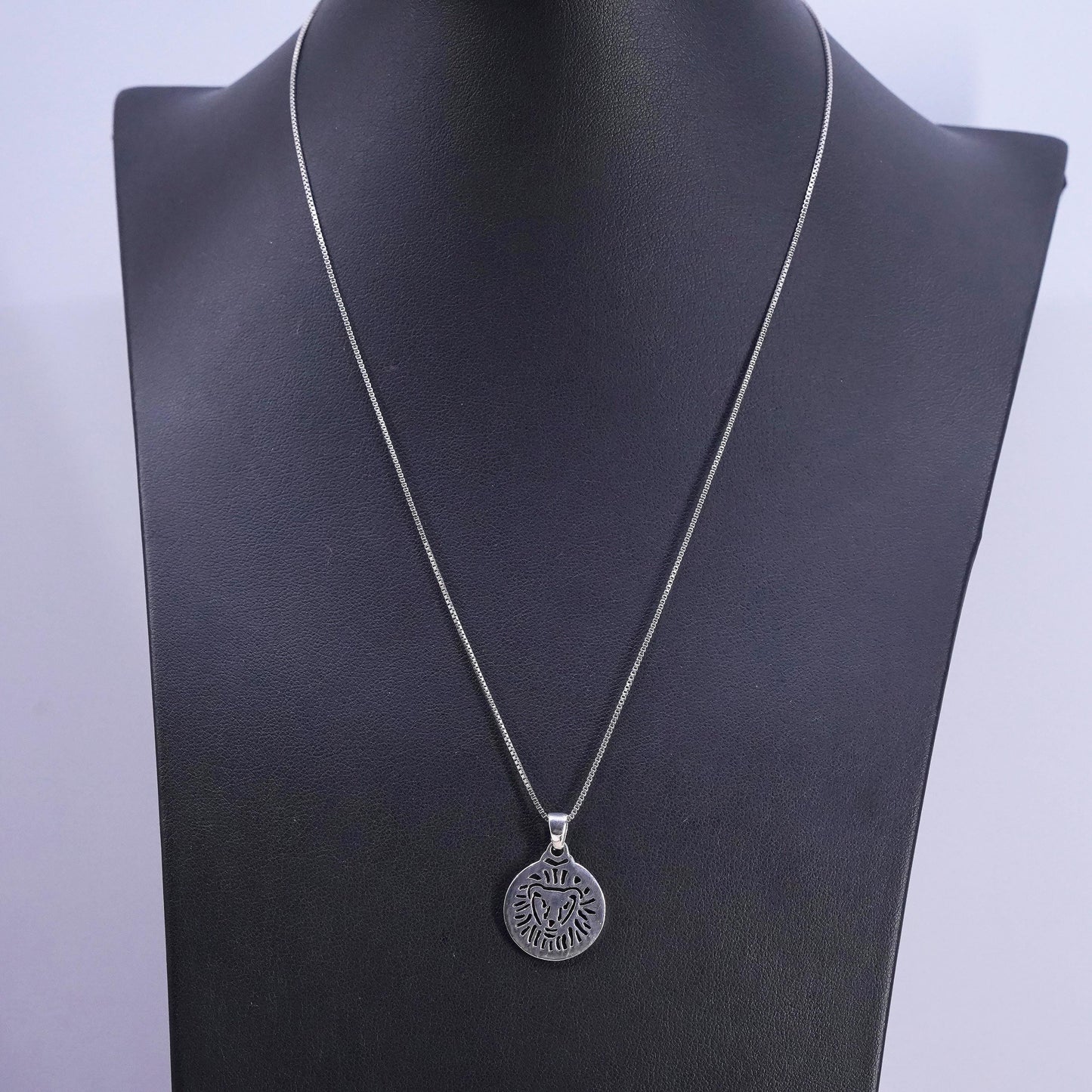 18", vintage Sterling silver necklace, 925 box chain with lion king pendant