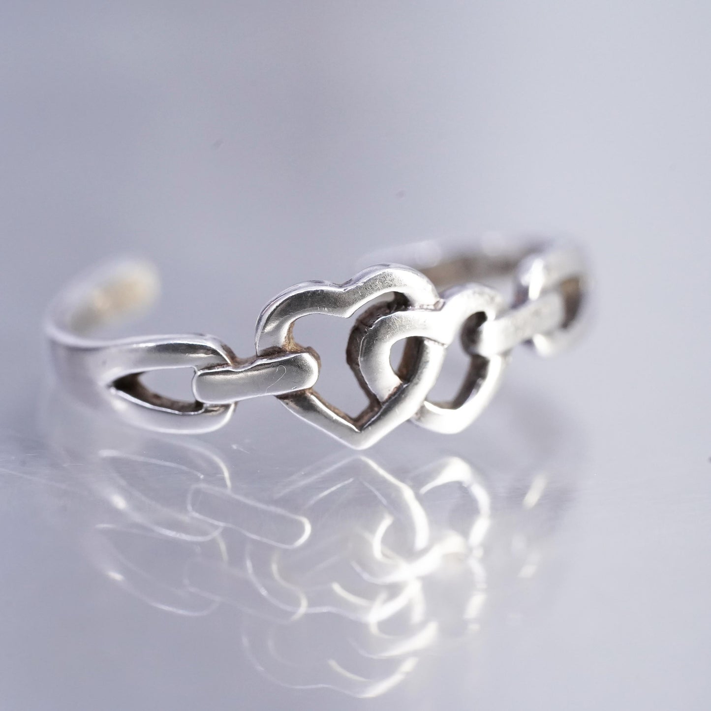 Size 4, vintage Sterling 925 silver ring, double heart stackable open band
