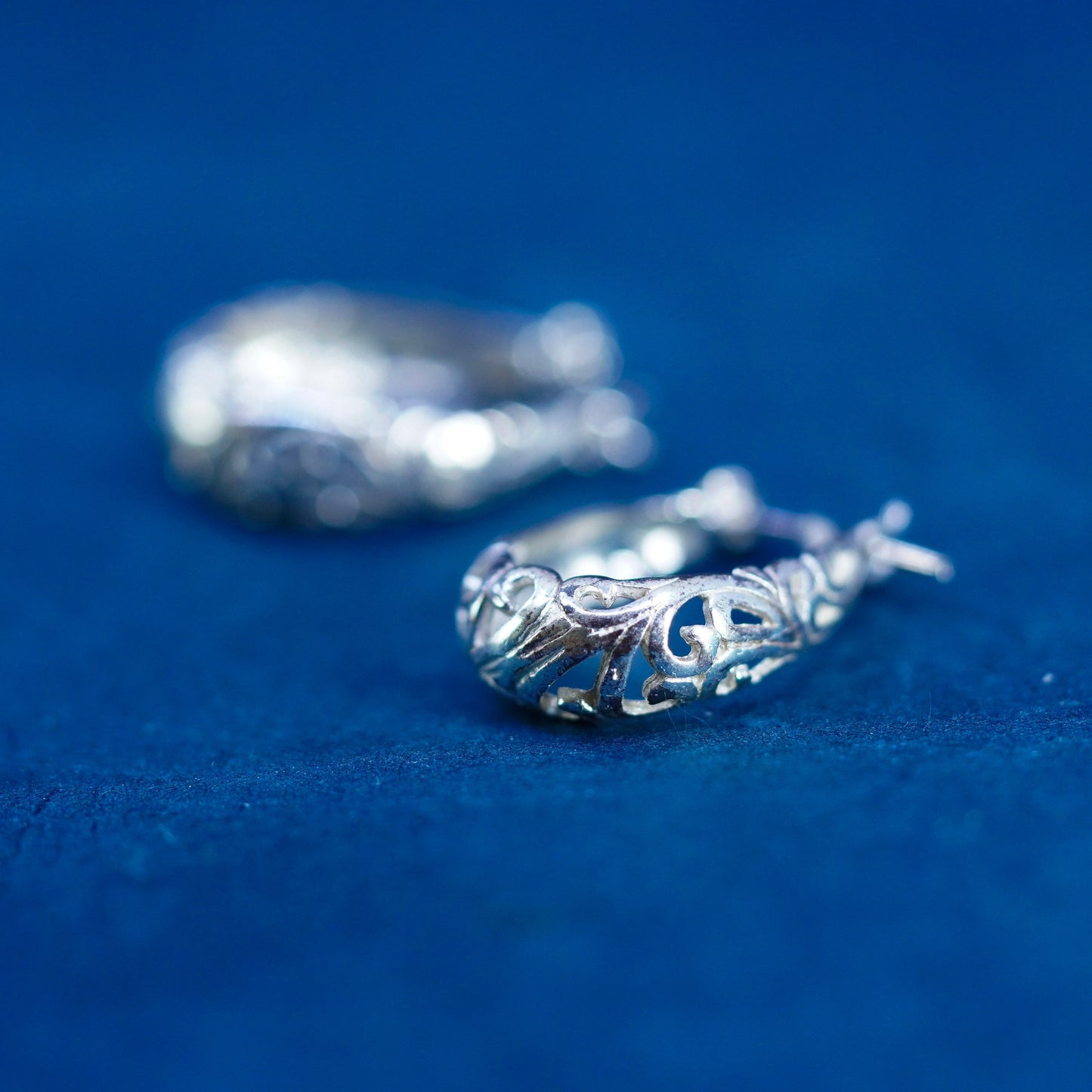 0.75”, Vintage Sterling silver handmade earrings, 925 filigree hoops Huggie