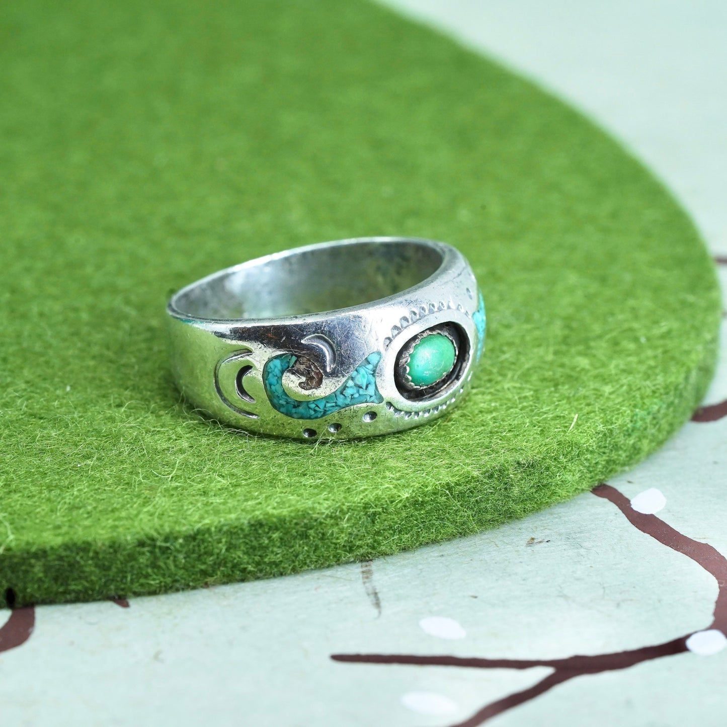 Size 11.5, vintage southwestern Sterling silver ring, 925 band turquoise chip