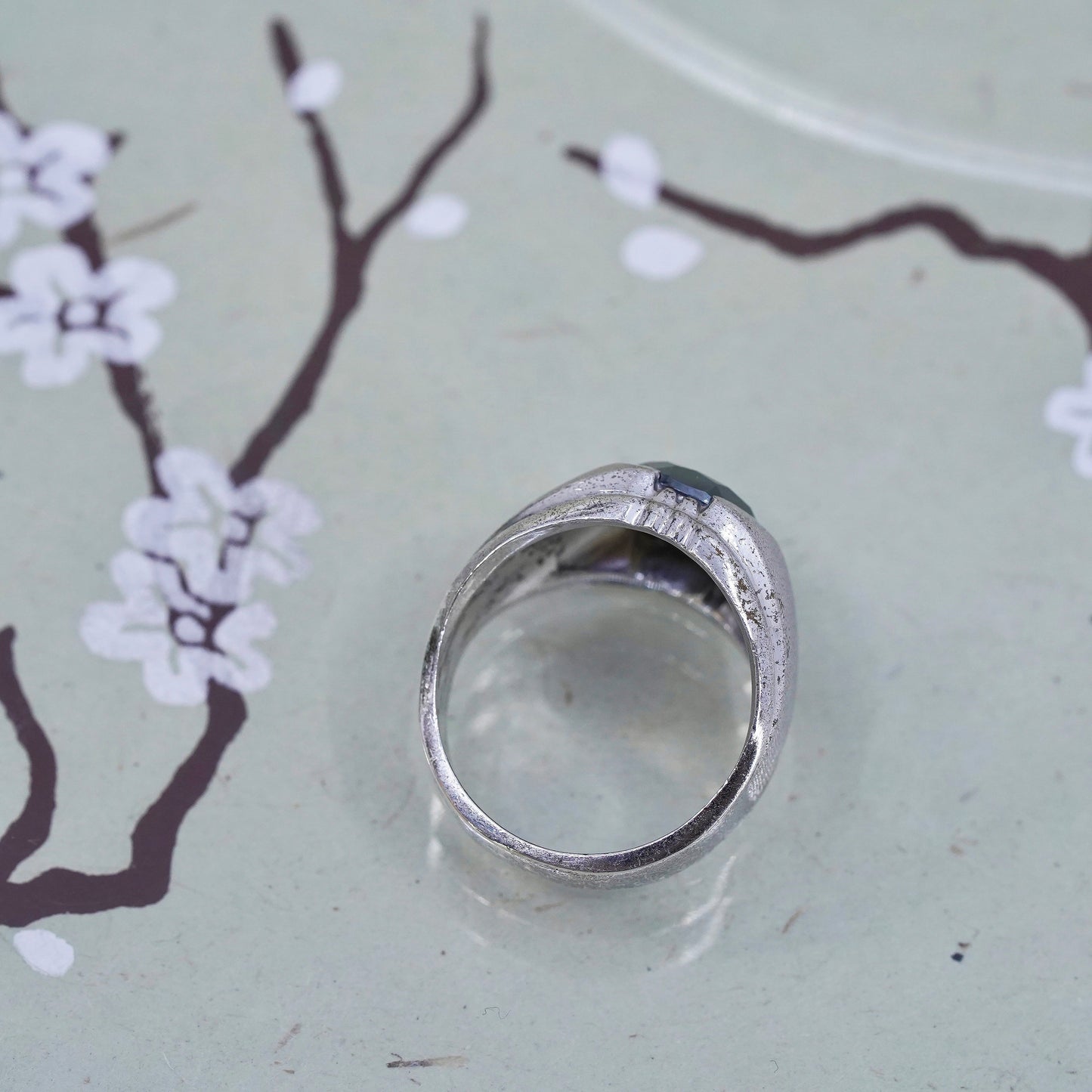 Size 8.5, vintage sterling 925 silver handmade ring, with oval hematite