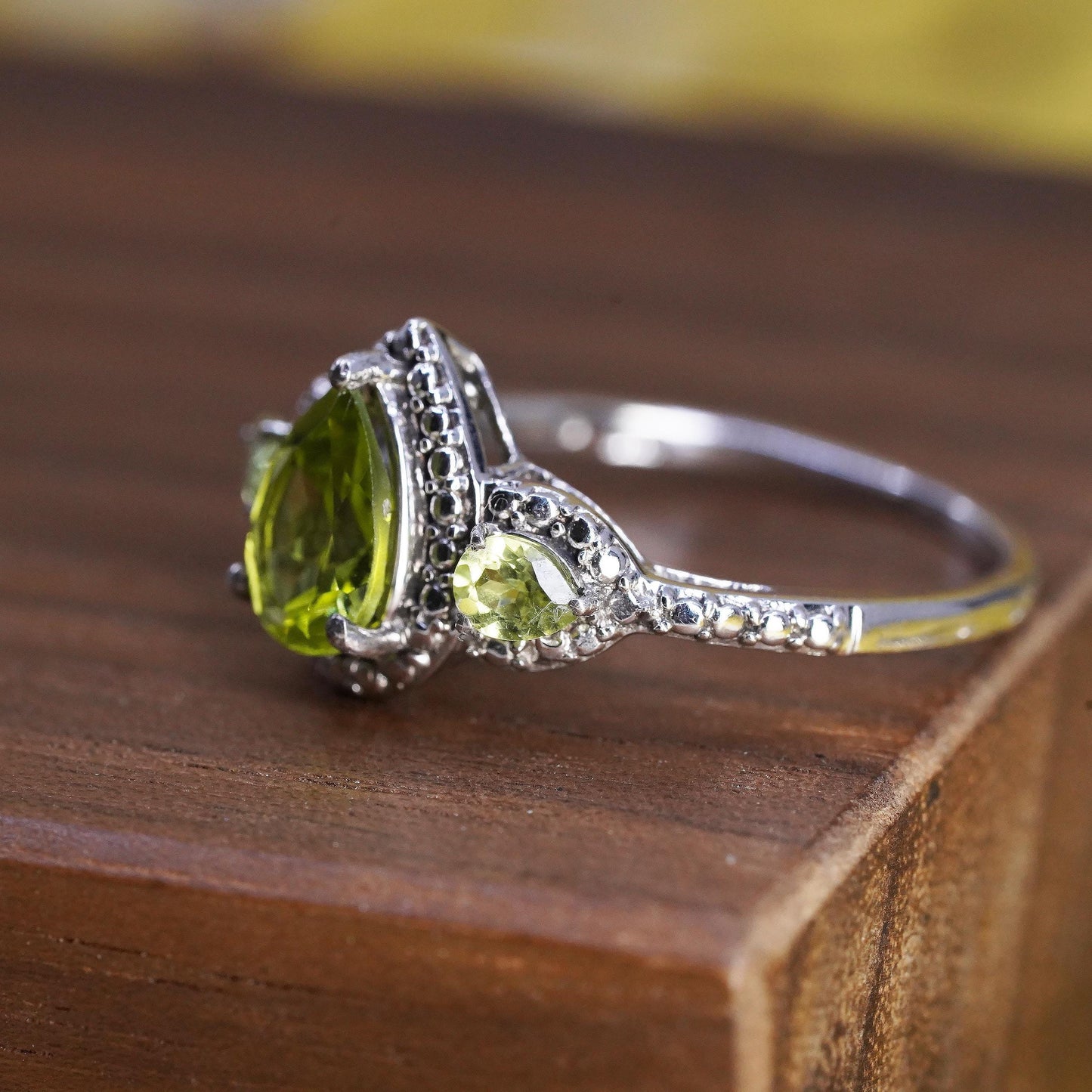 Size 9.5, vintage Sterling 925 silver ring teardrop peridot cluster diamond