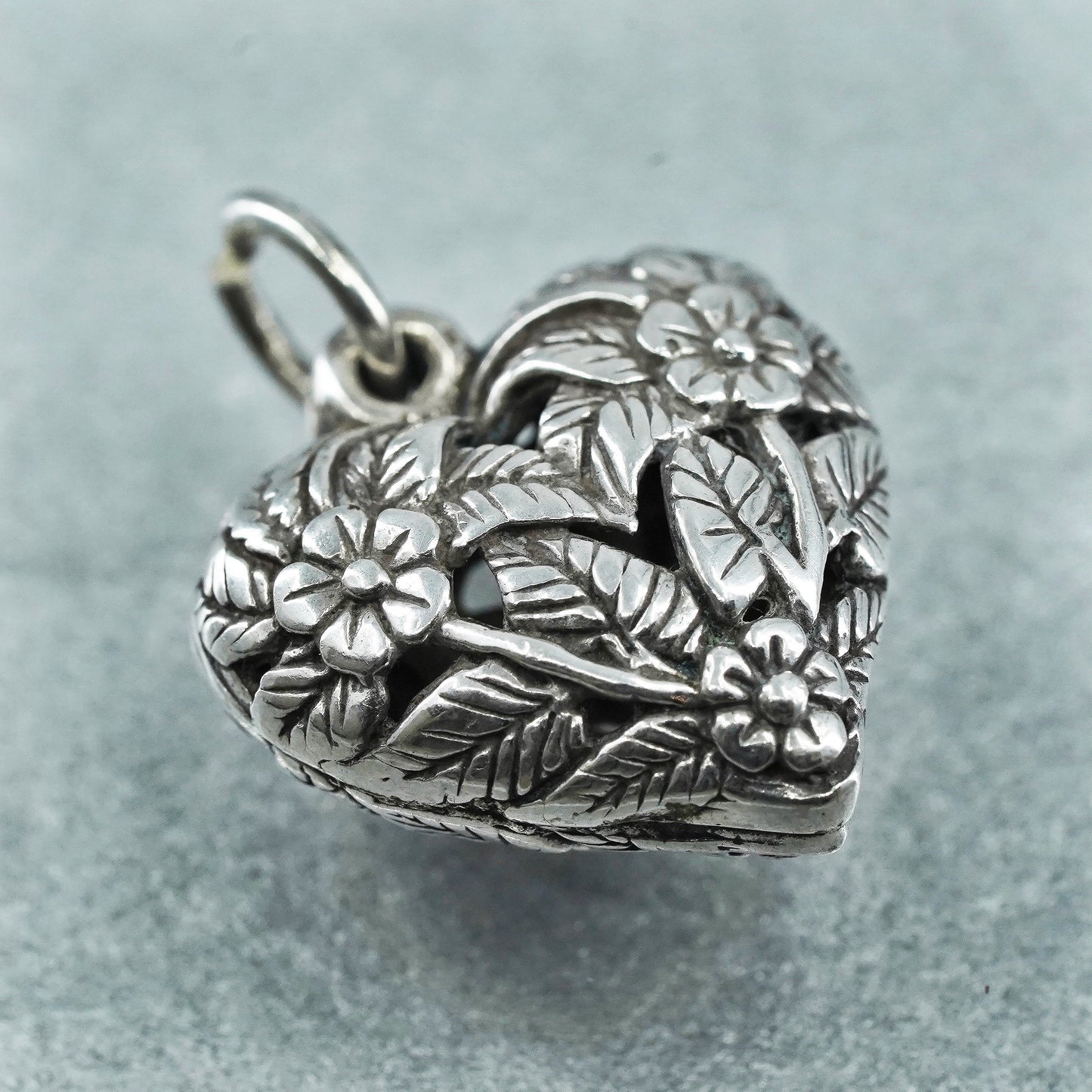 Vintage sterling 925 silver Jezlaine filigree floral heart pendant charm