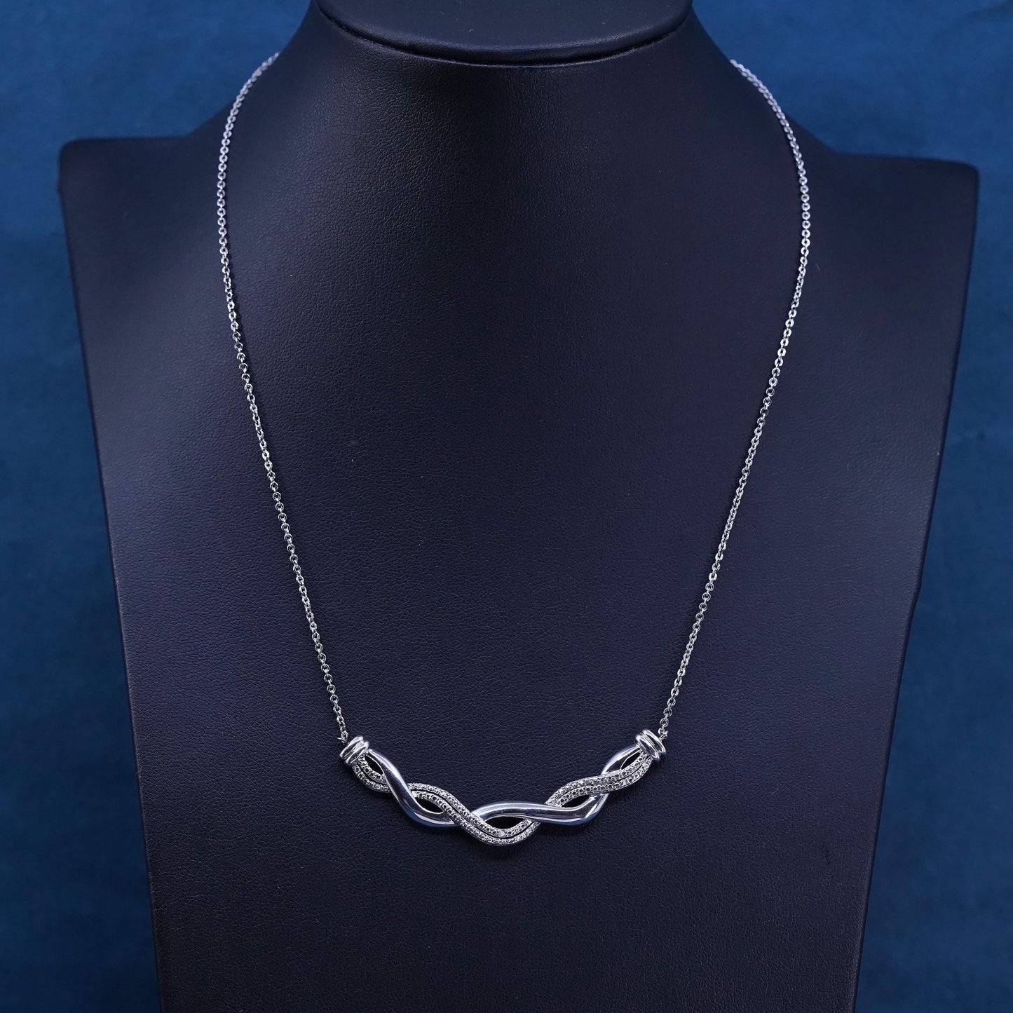 18”, vintage Sterling silver necklace, 925 circle chain with carved bar diamond