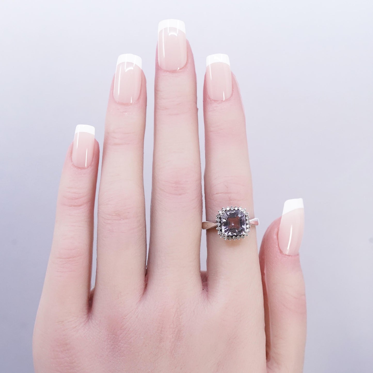 Size 6, VTG Sterling 925 silver ring w/ square emerald cut amethyst cluster cz
