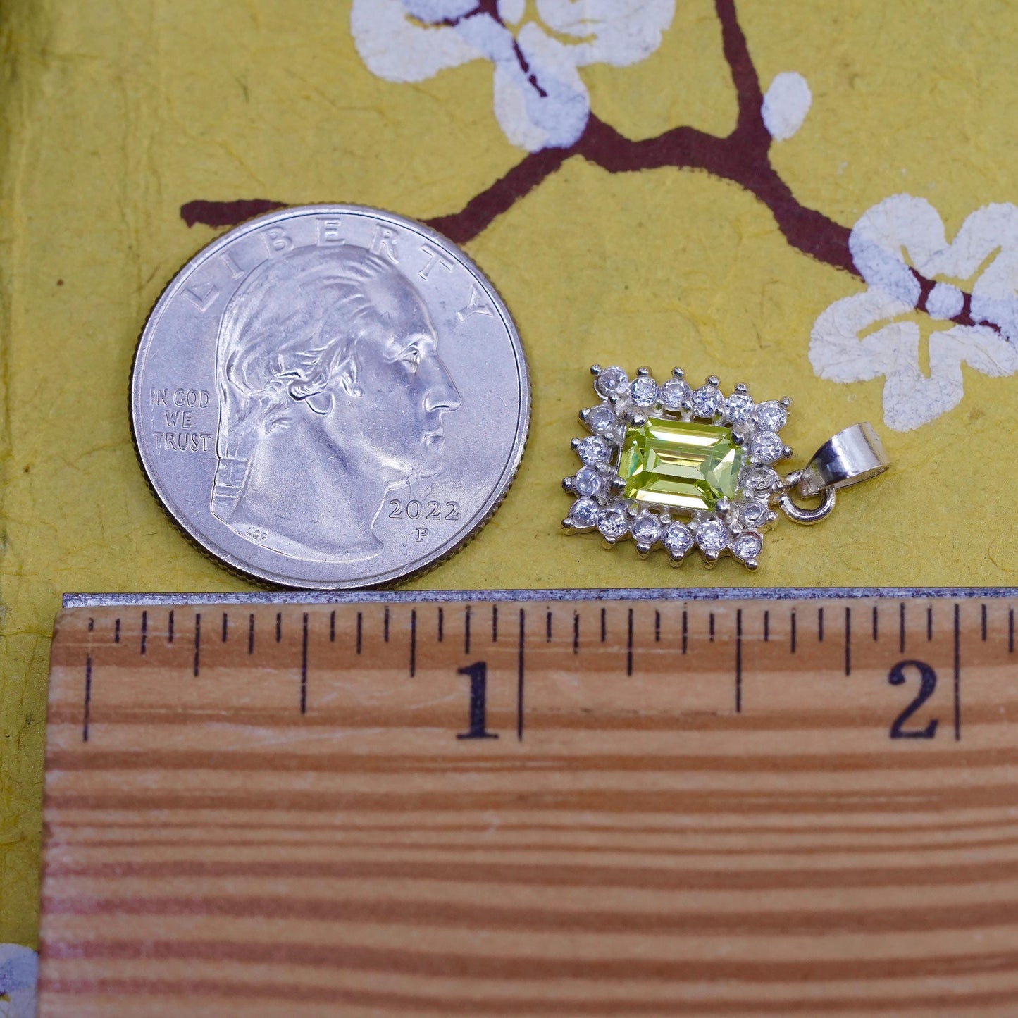 Vintage Sterling 925 silver charm pendant with square peridot