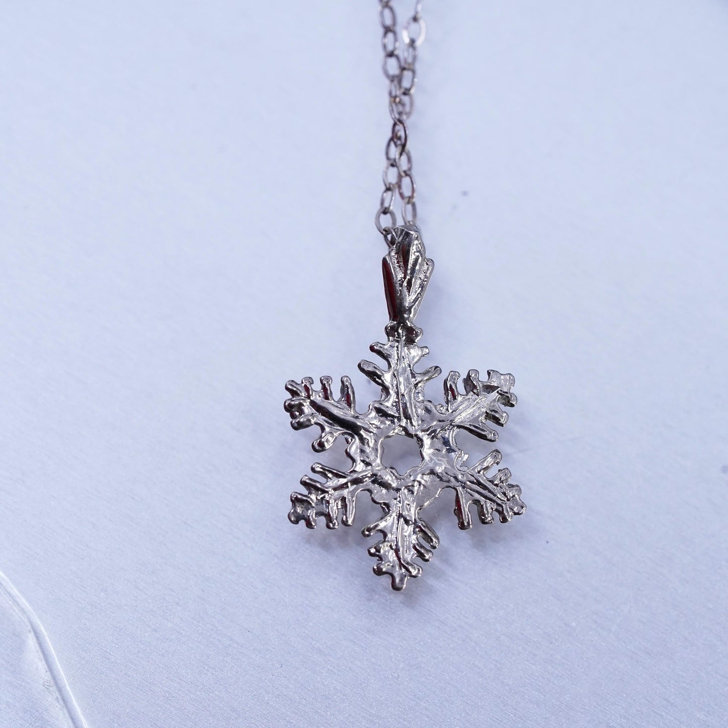 19" 1mm, vintage Sterling 925 silver circle chain necklace w/ snowflake pendant