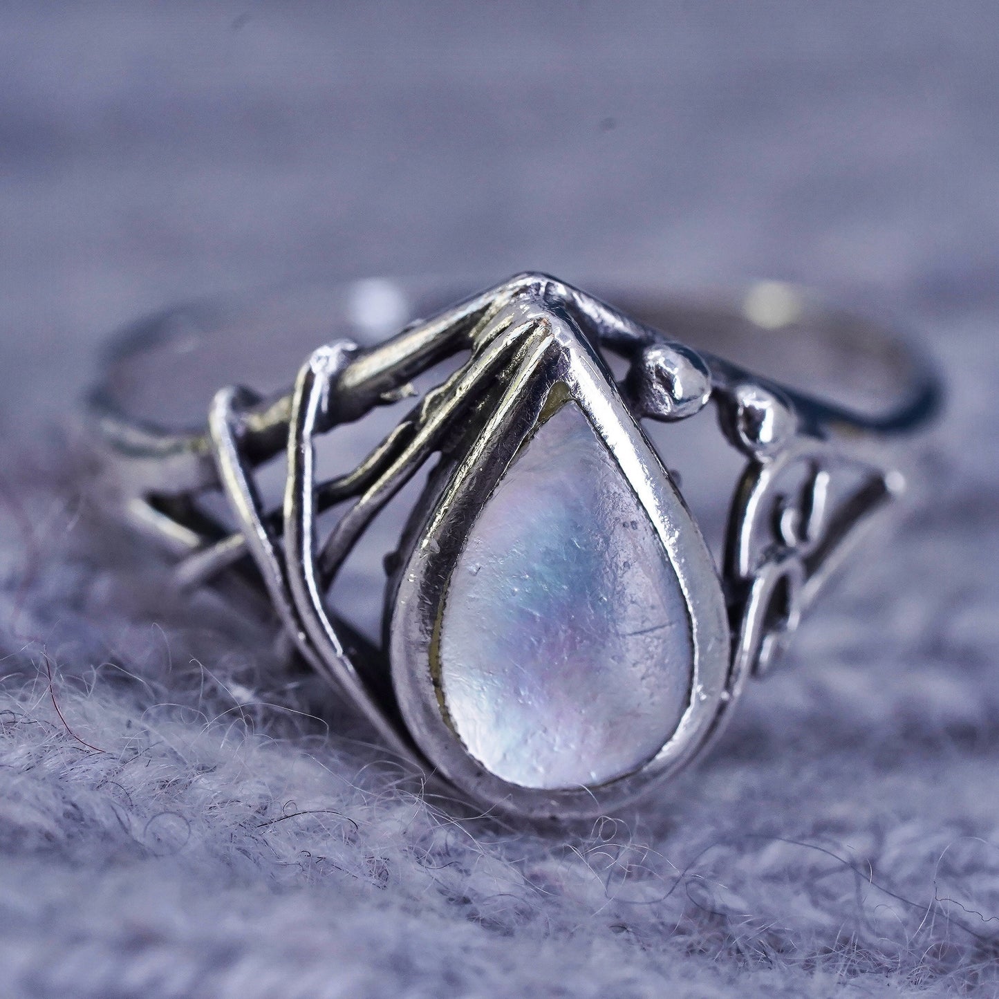 Size 7.5, vintage Sterling silver handmade ring, 925 band with mother of pearl