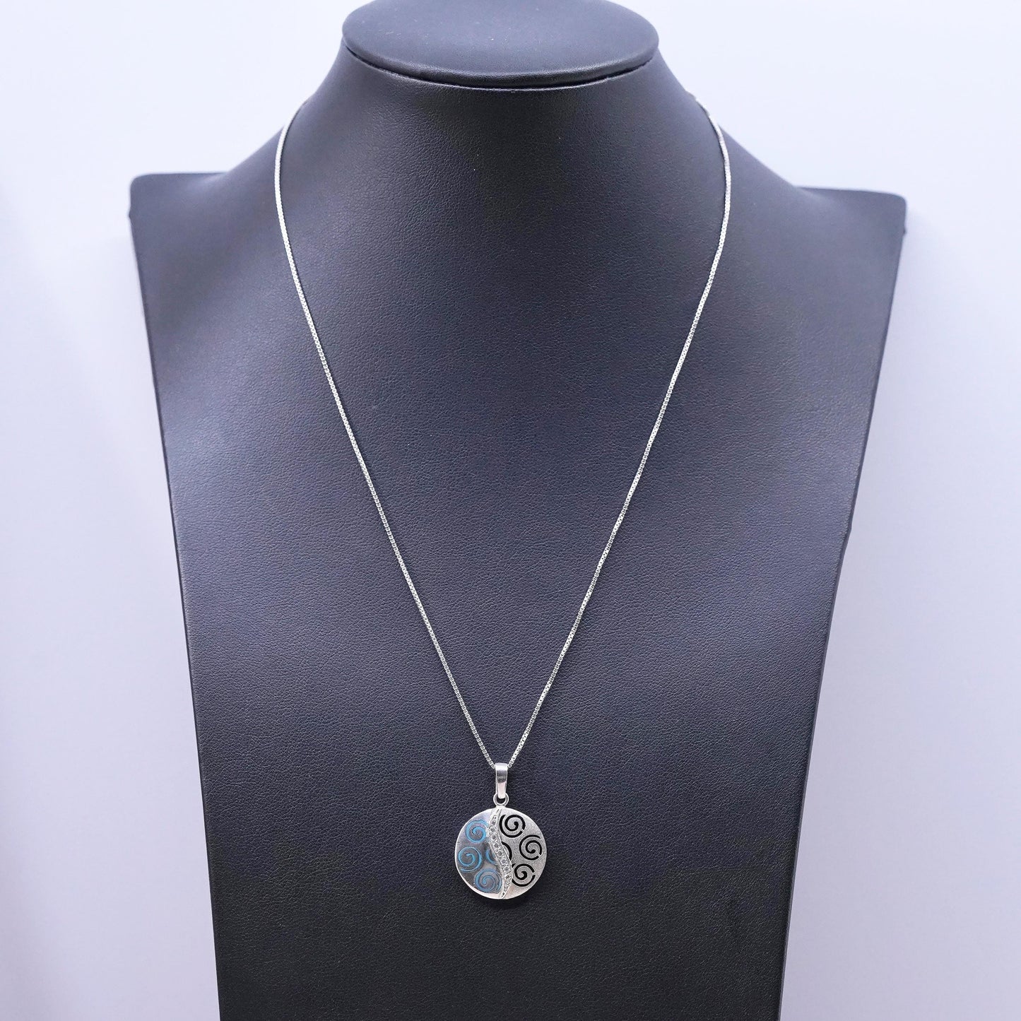 18”, vintage Sterling silver necklace, 925 box chain with swirly tag cz pendant
