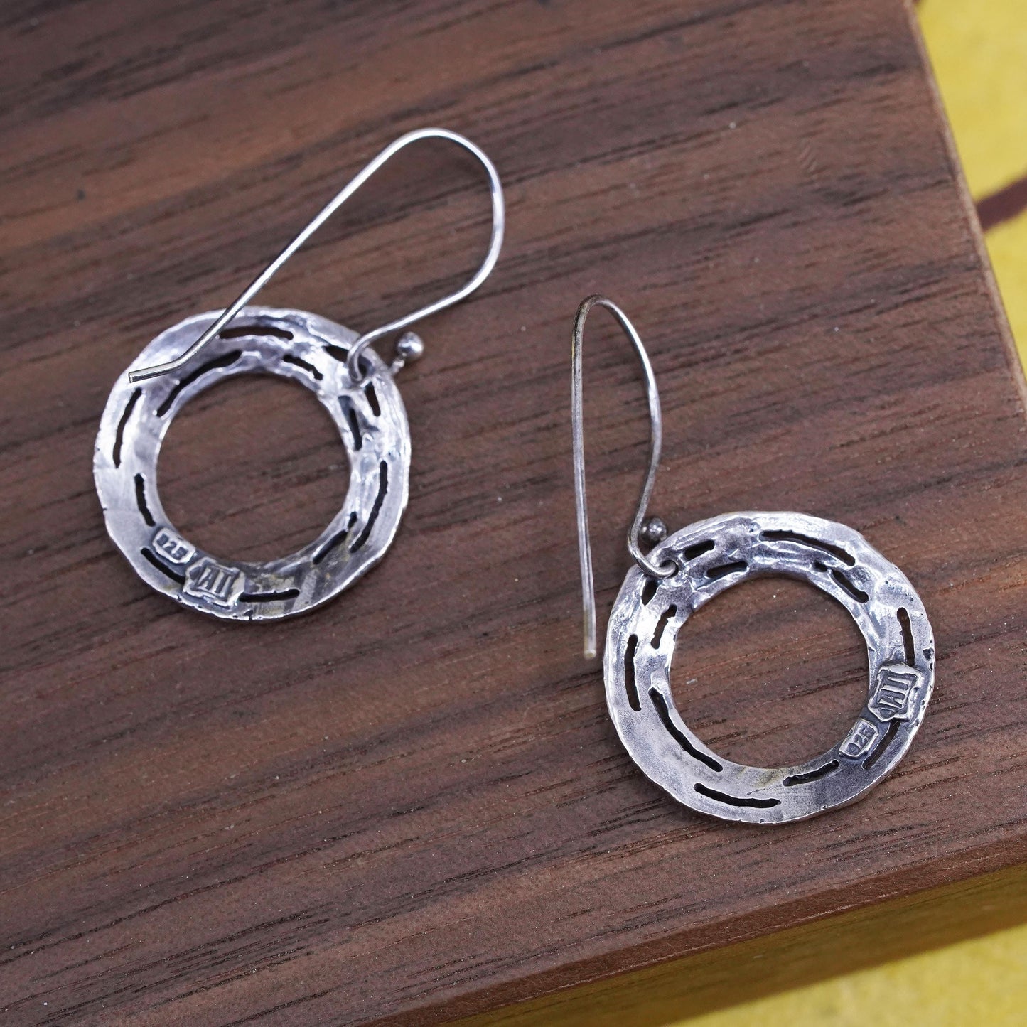 Vintage Israel Sterling 925 Silver circle hammered disc Earrings. Vintage.
