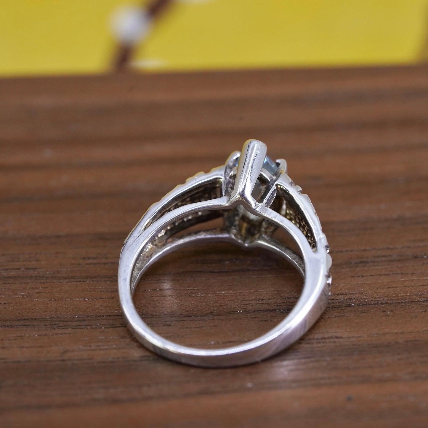 Size 5, vintage sterling 925 silver statement ring with blue topaz