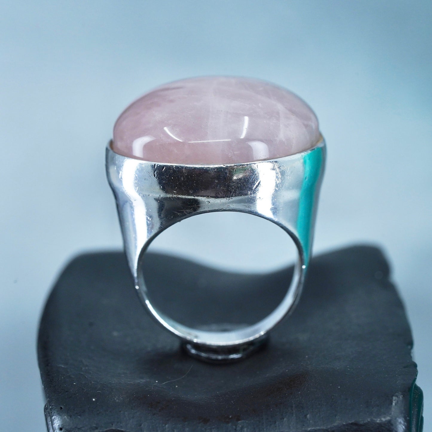 Size 7, vintage Sterling 925 silver statement band ring with circle pink quartz