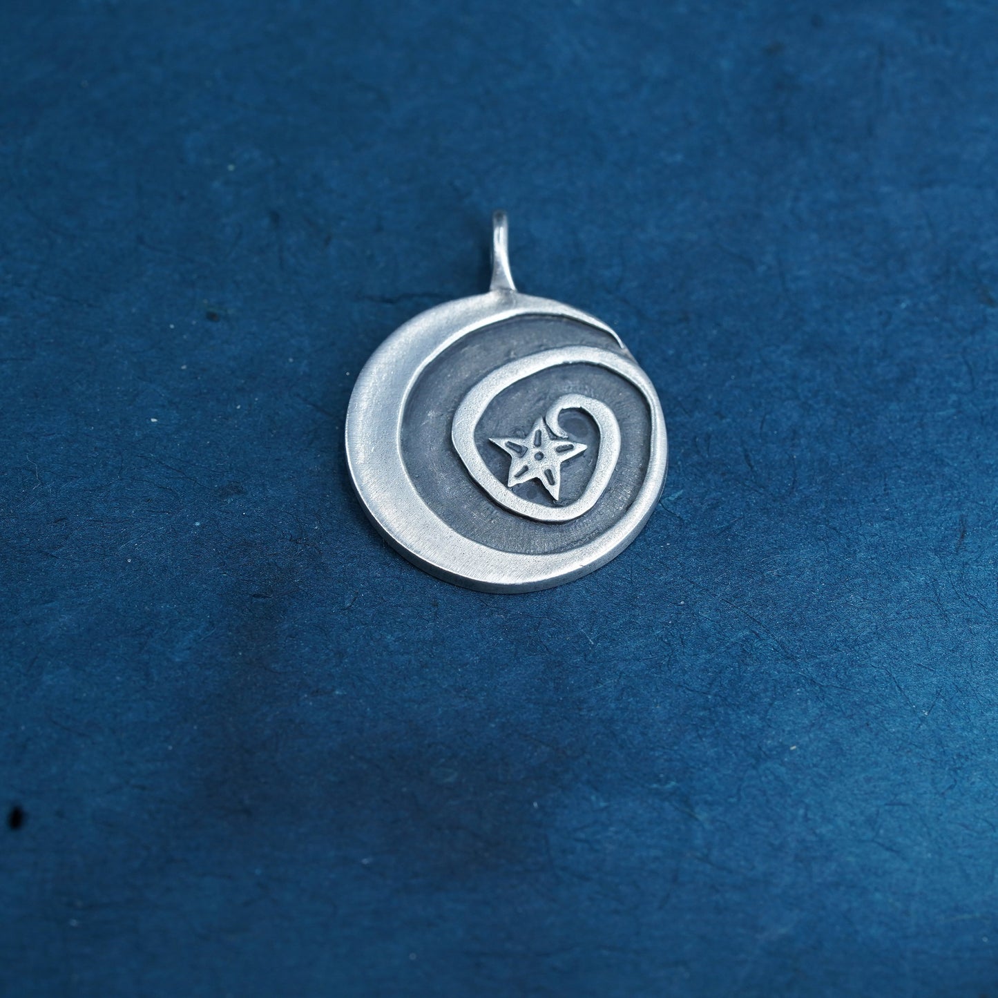 Vintage Sterling silver 925 circle moon star pendant embossed “reach for moon